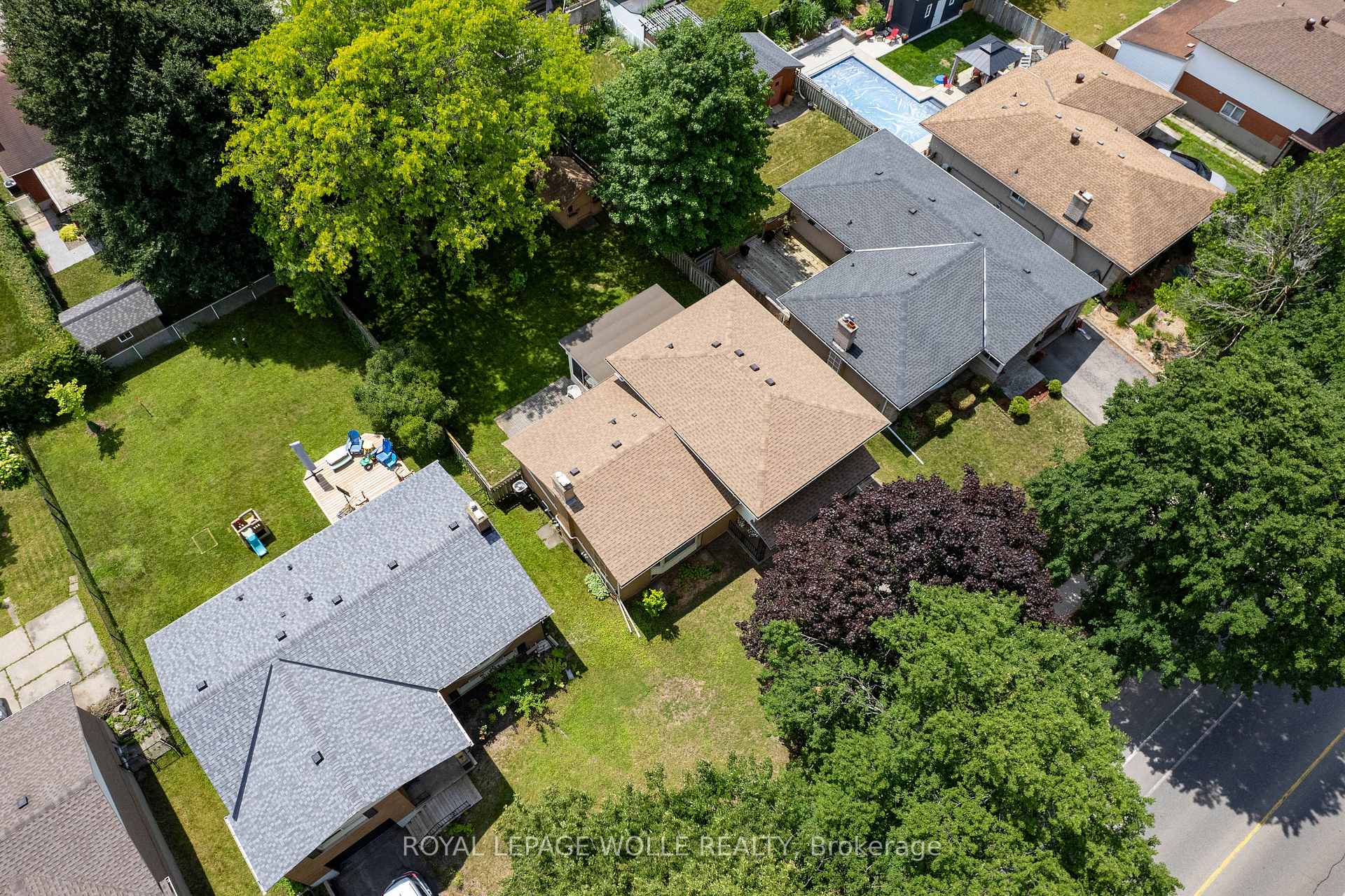 Photo 5 of 99 Lorraine Avenue, Kitchener, Heritage Park - Kitchener — HOMEH