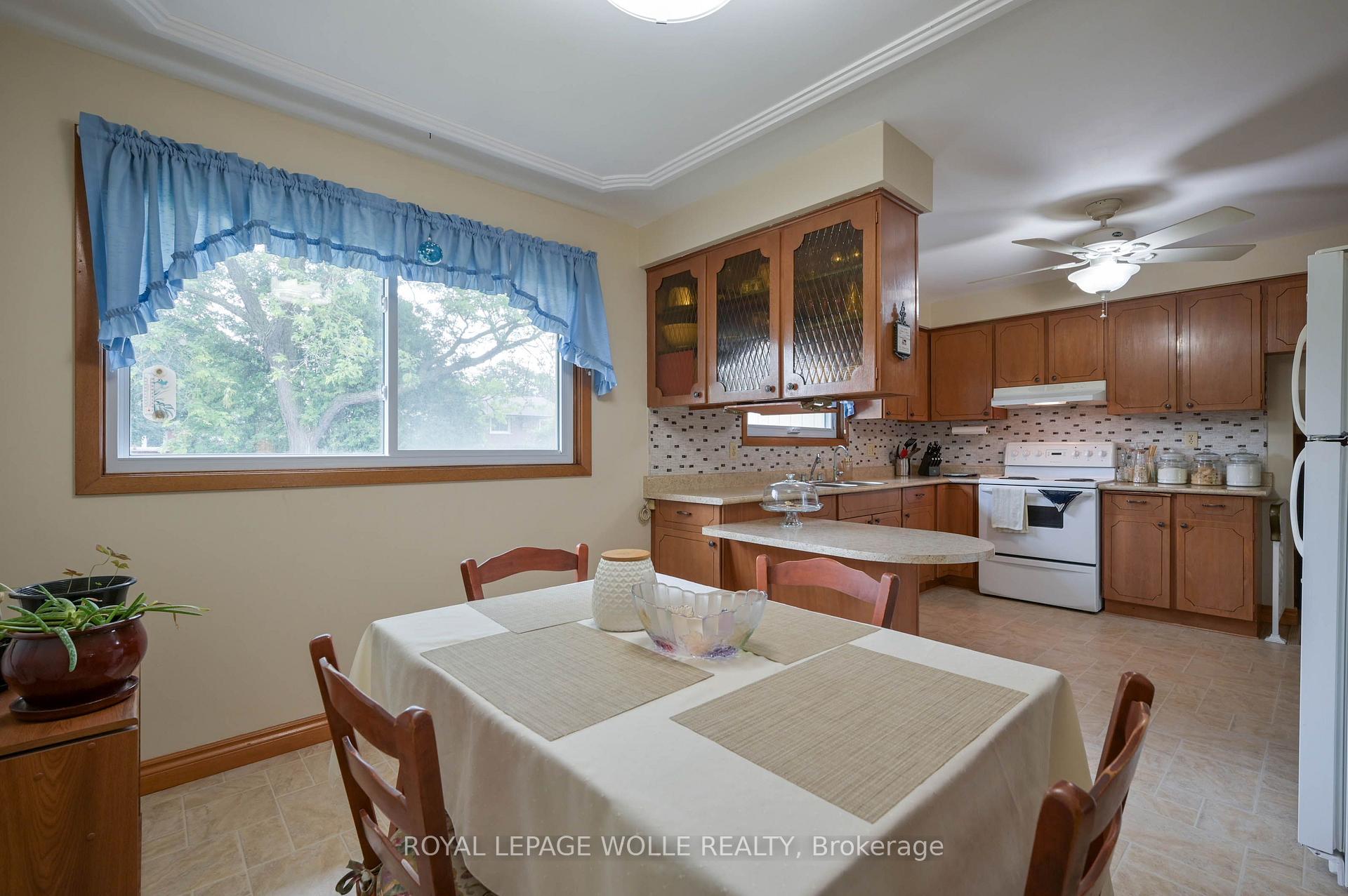 Photo 13 of 99 Lorraine Avenue, Kitchener, Heritage Park - Kitchener — HOMEH