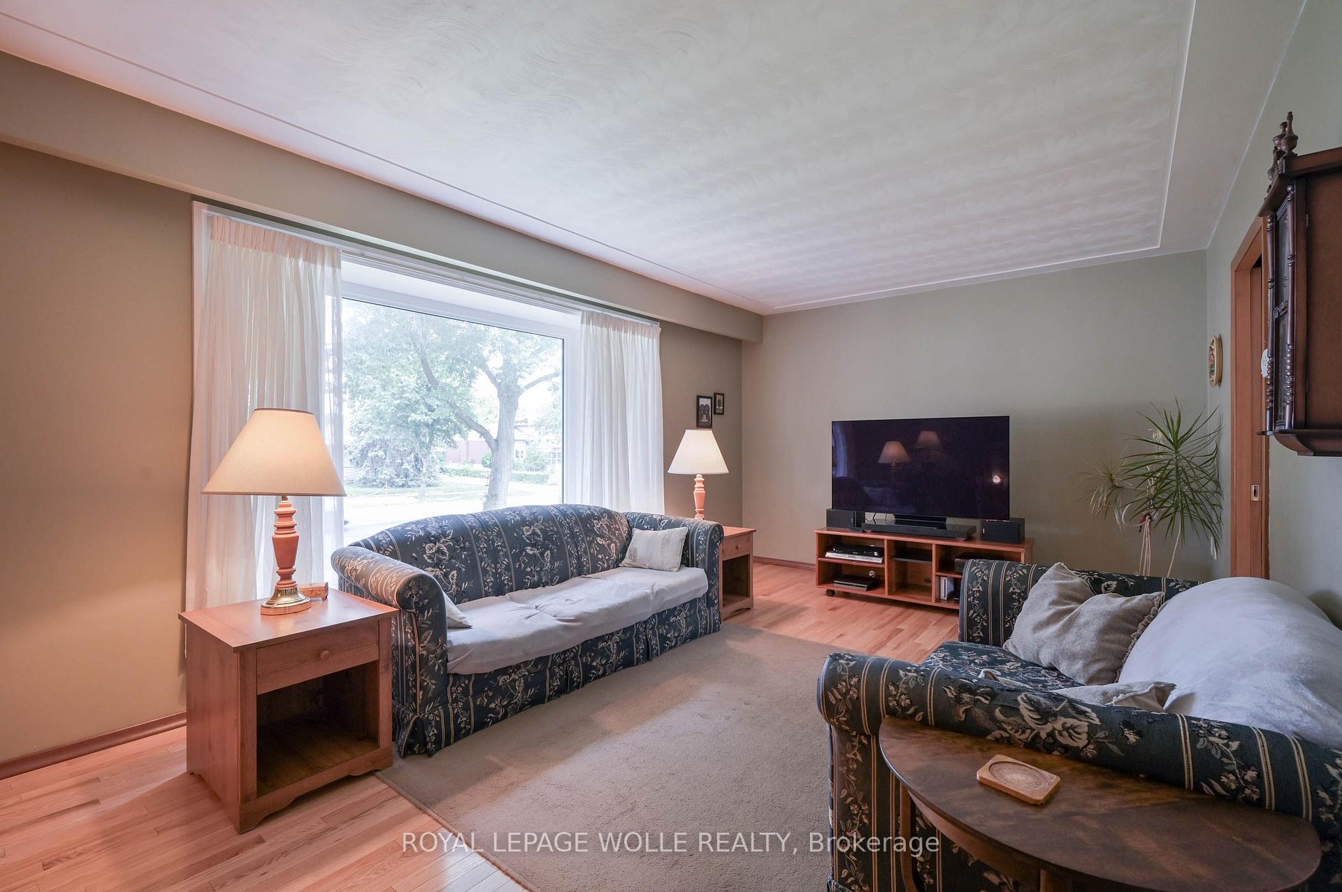 Photo 15 of 99 Lorraine Avenue, Kitchener, Heritage Park - Kitchener — HOMEH