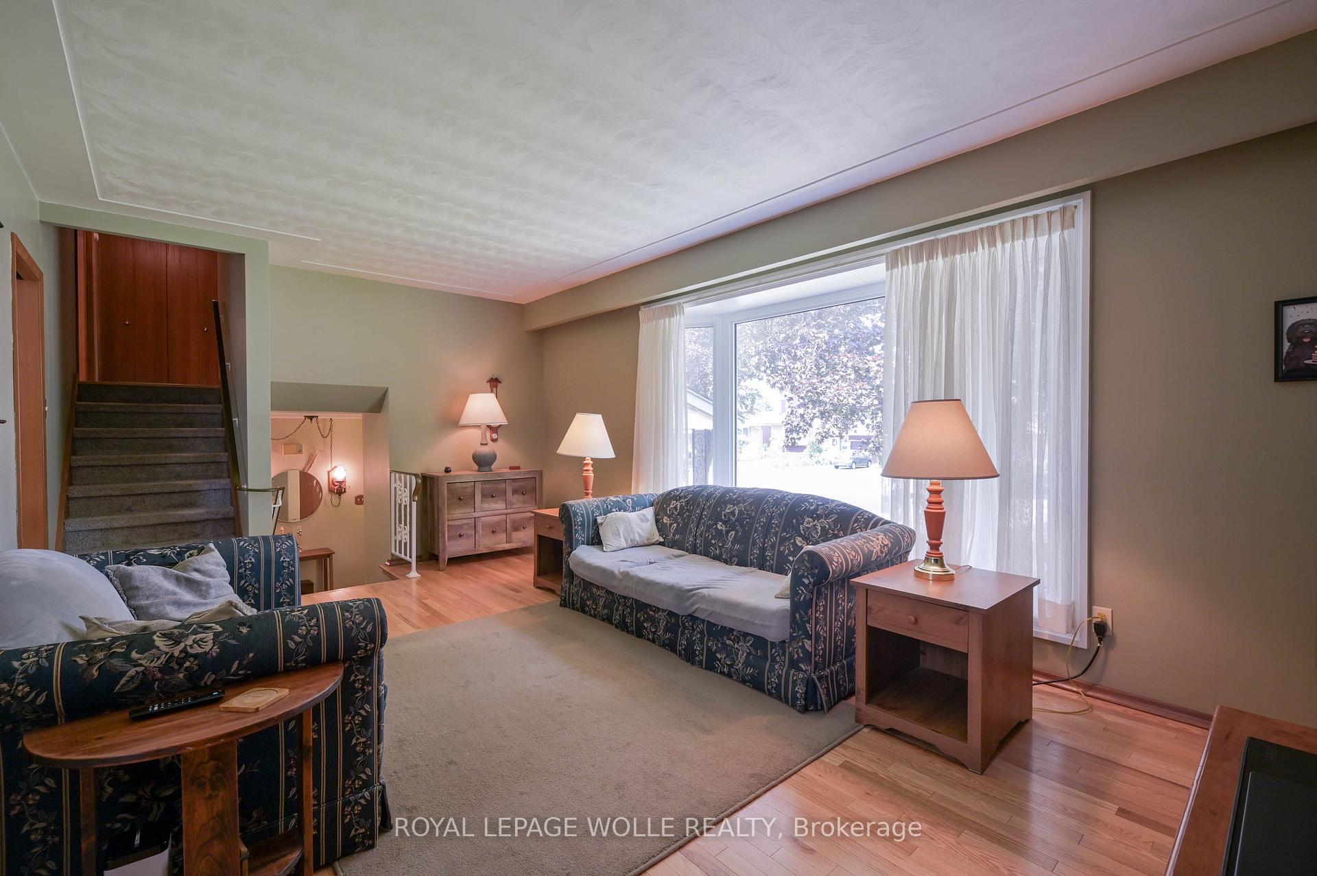 Photo 18 of 99 Lorraine Avenue, Kitchener, Heritage Park - Kitchener — HOMEH