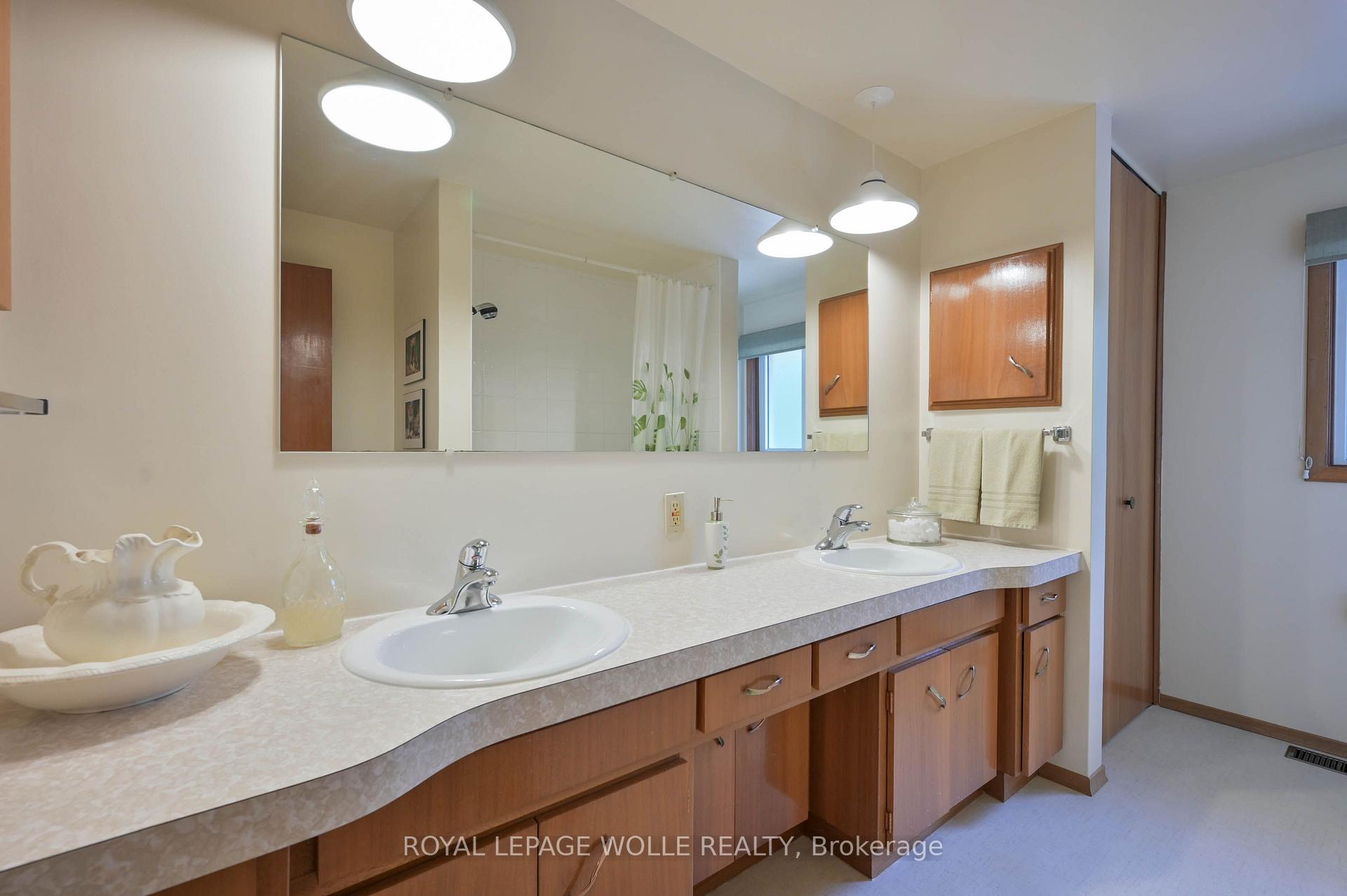 Photo 29 of 99 Lorraine Avenue, Kitchener, Heritage Park - Kitchener — HOMEH