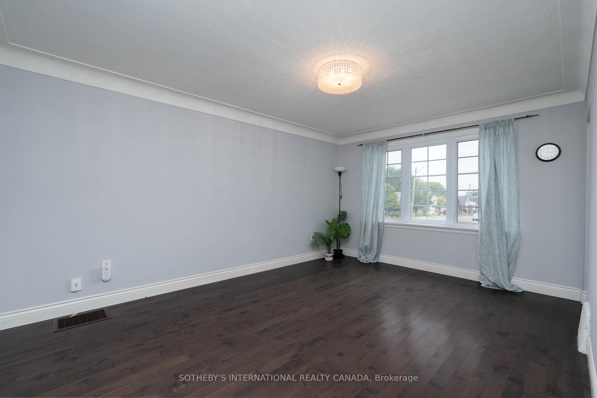 Photo 7 of 416 Fennell Avenue E, Hamilton, Hill Park — HOMEH