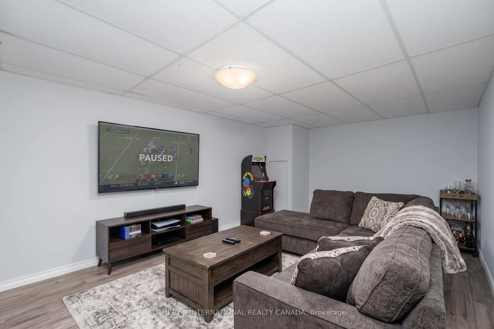 Photo 18 of 416 Fennell Avenue E, Hamilton, Hill Park — HOMEH