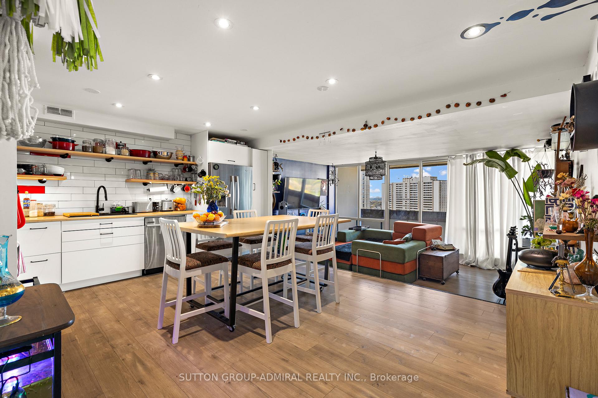 Photo 2 of Unit 1309, 455 Sentinel Road, North York, York University Heights — HOMEH