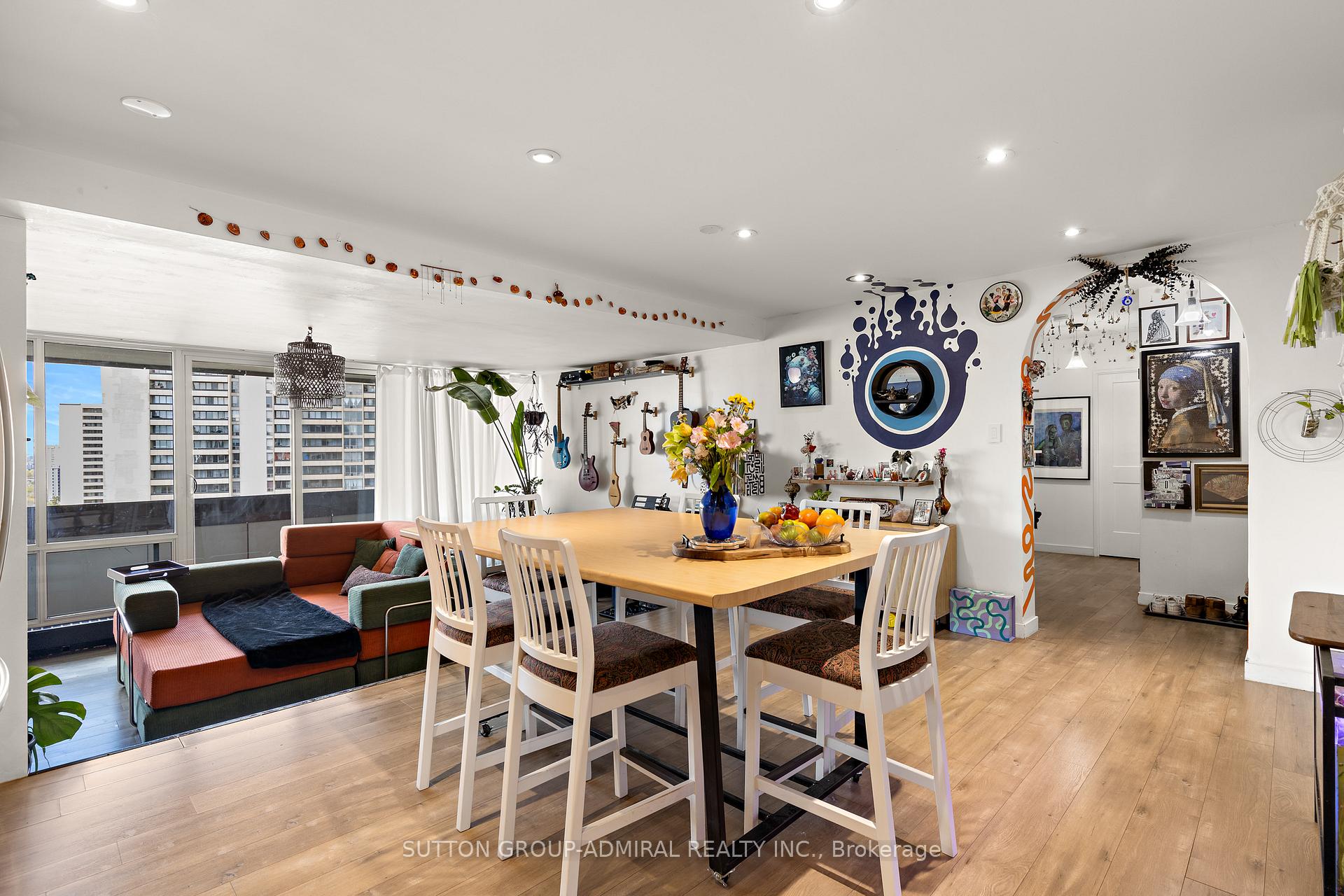 Photo 4 of Unit 1309, 455 Sentinel Road, North York, York University Heights — HOMEH