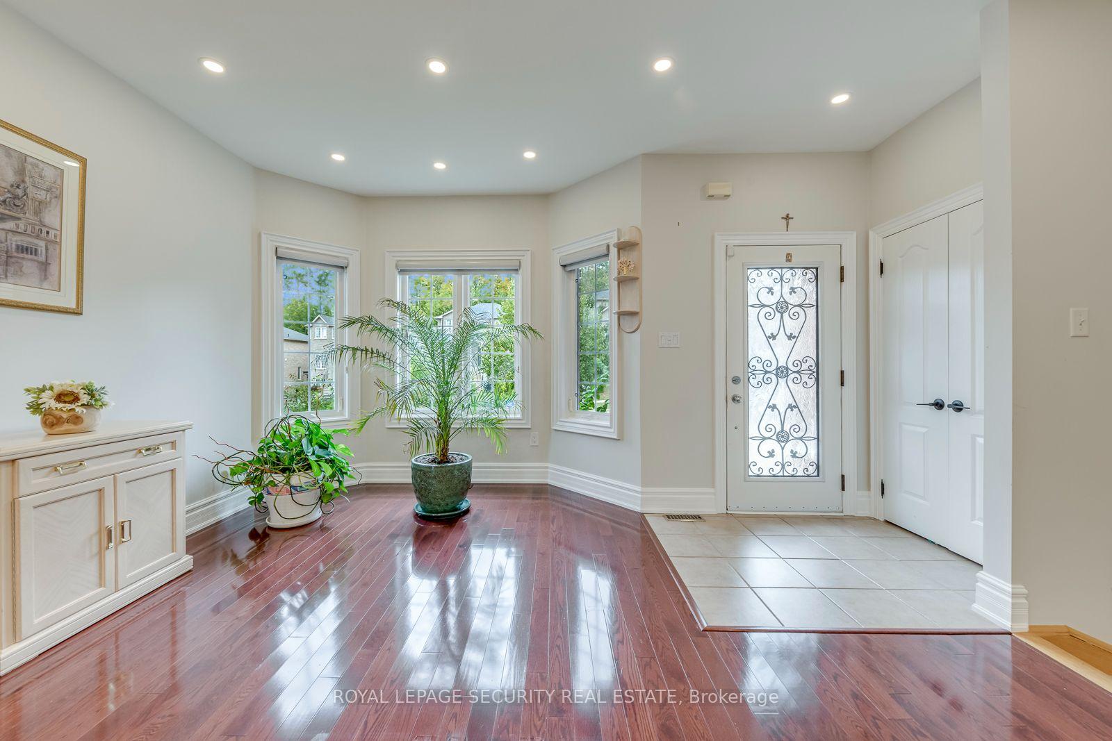 Photo 4 of 25 Pinecliff Crescent, Barrie, Ardagh — HOMEH