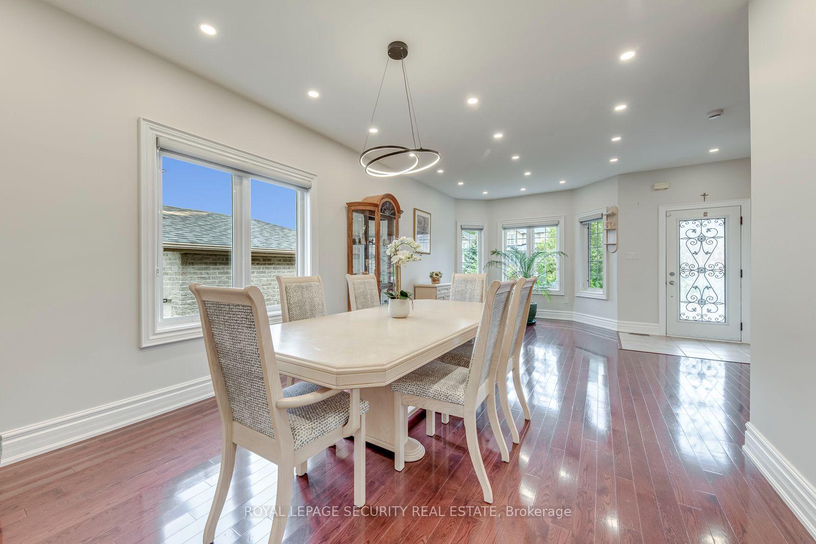 Photo 9 of 25 Pinecliff Crescent, Barrie, Ardagh — HOMEH