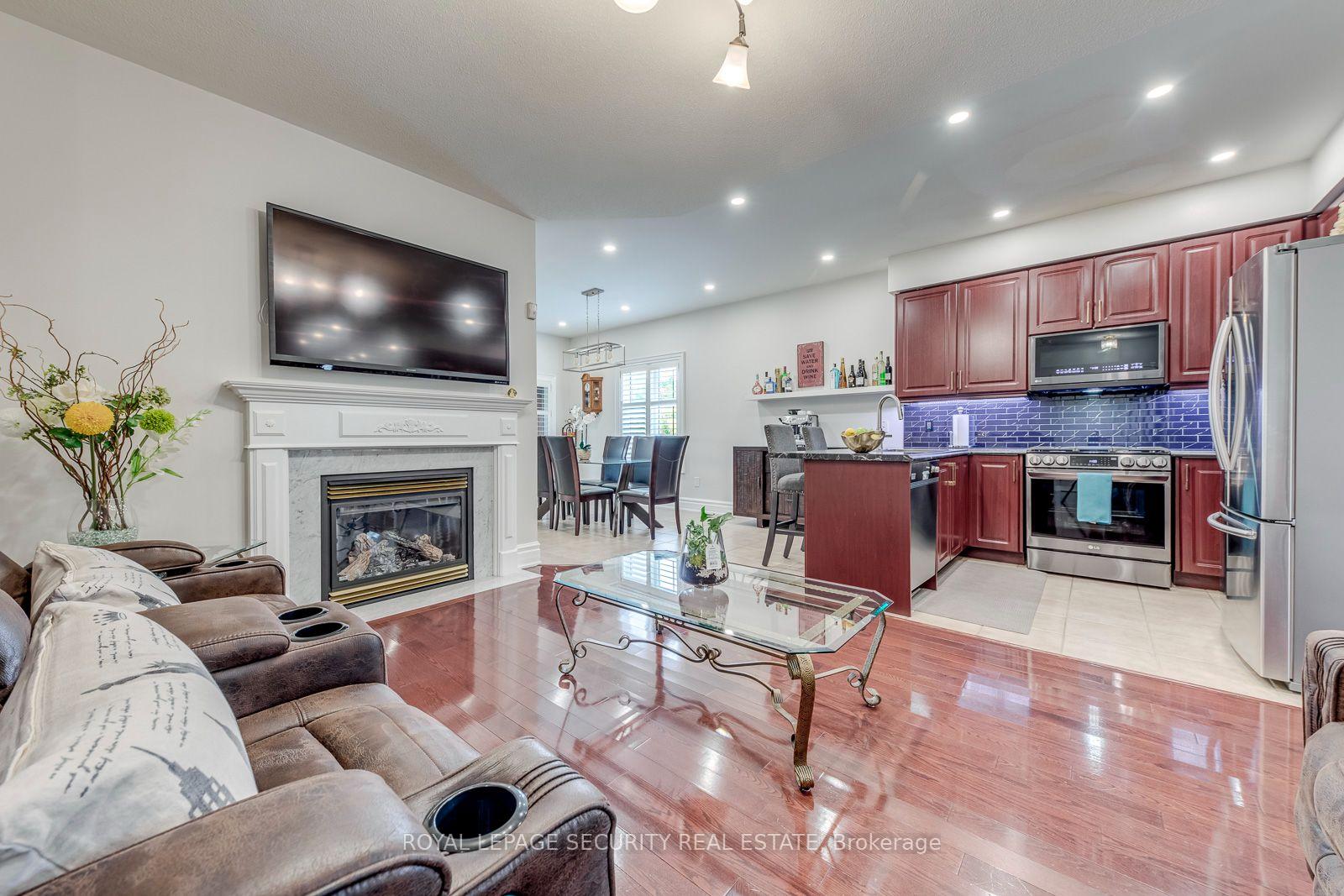 Photo 12 of 25 Pinecliff Crescent, Barrie, Ardagh — HOMEH
