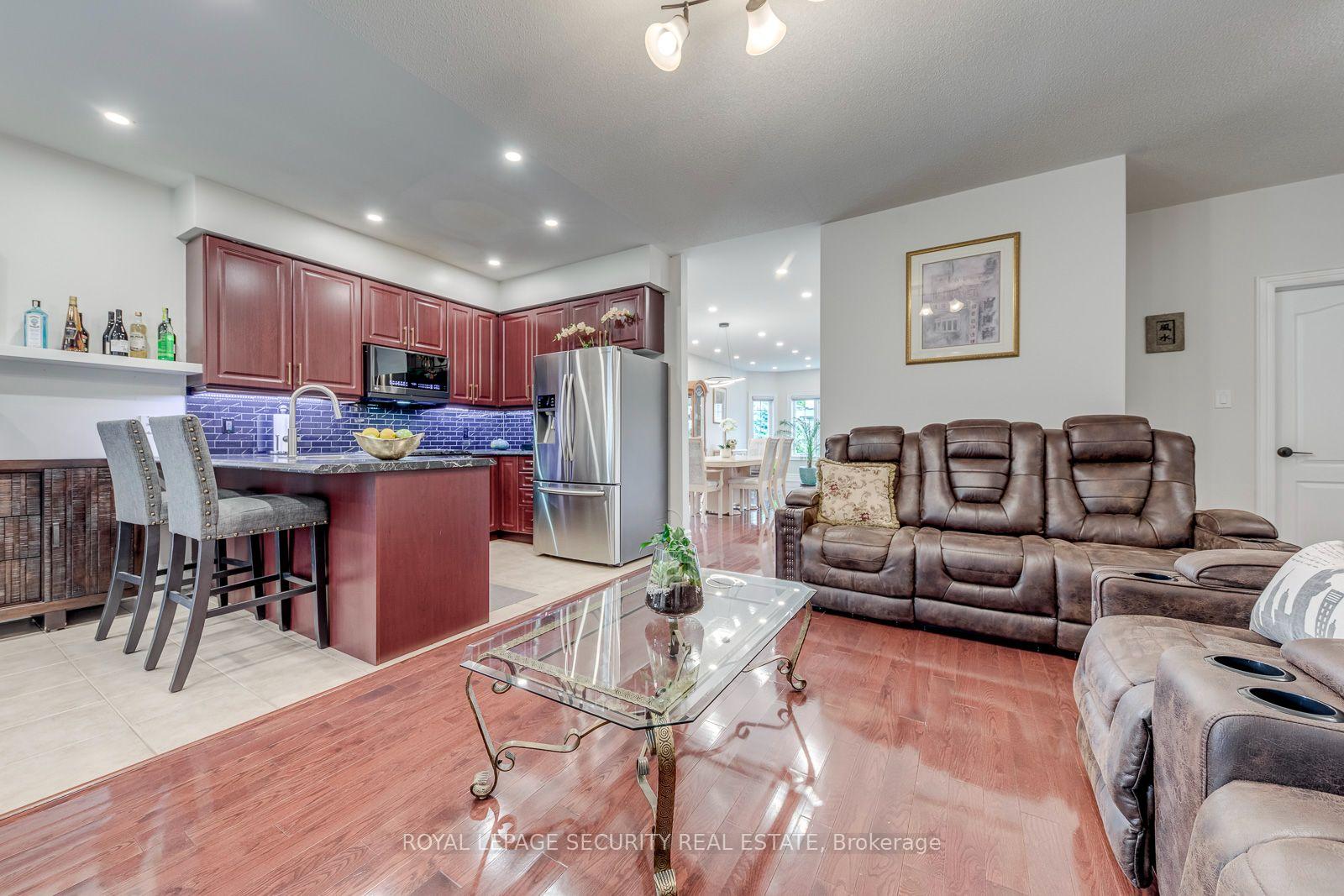 Photo 14 of 25 Pinecliff Crescent, Barrie, Ardagh — HOMEH