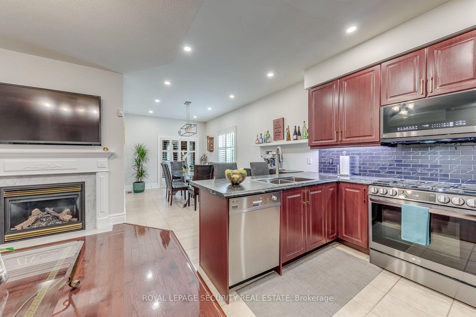 Photo 16 of 25 Pinecliff Crescent, Barrie, Ardagh — HOMEH