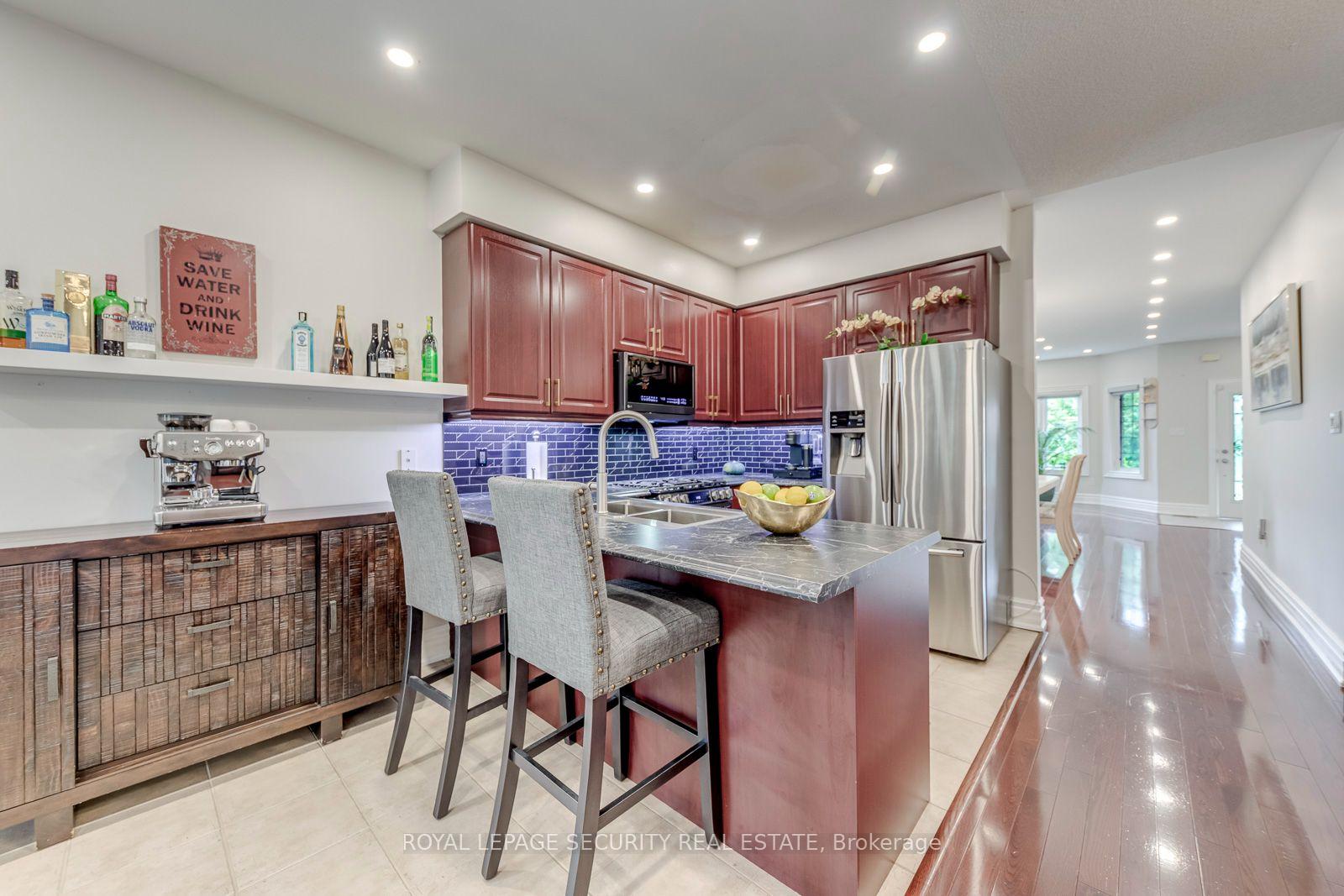 Photo 17 of 25 Pinecliff Crescent, Barrie, Ardagh — HOMEH