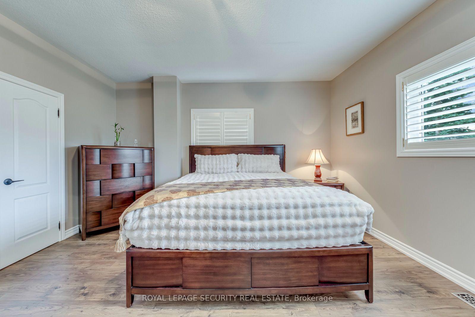 Photo 23 of 25 Pinecliff Crescent, Barrie, Ardagh — HOMEH