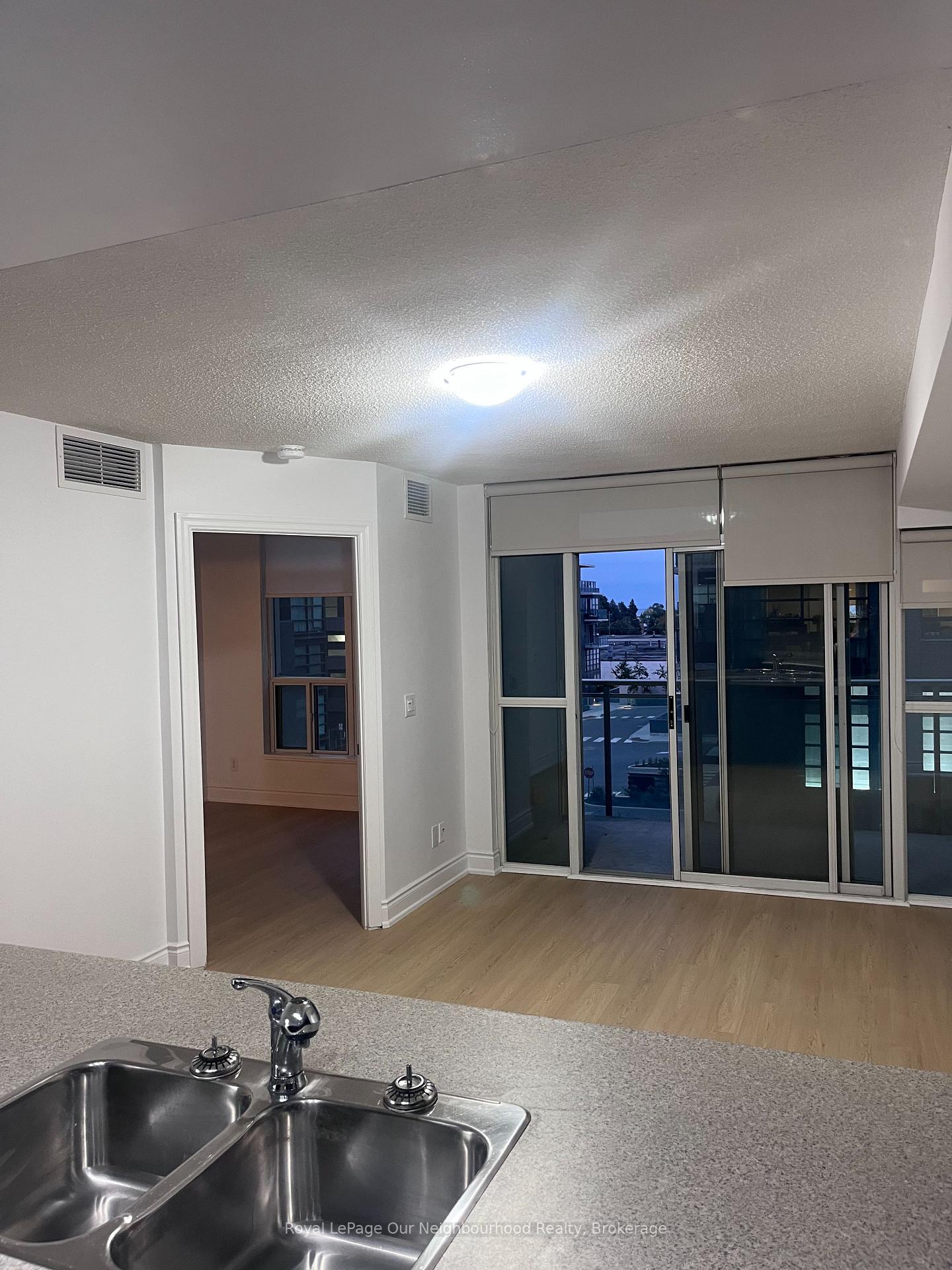 Photo of Unit 402, 1600 Charles Street