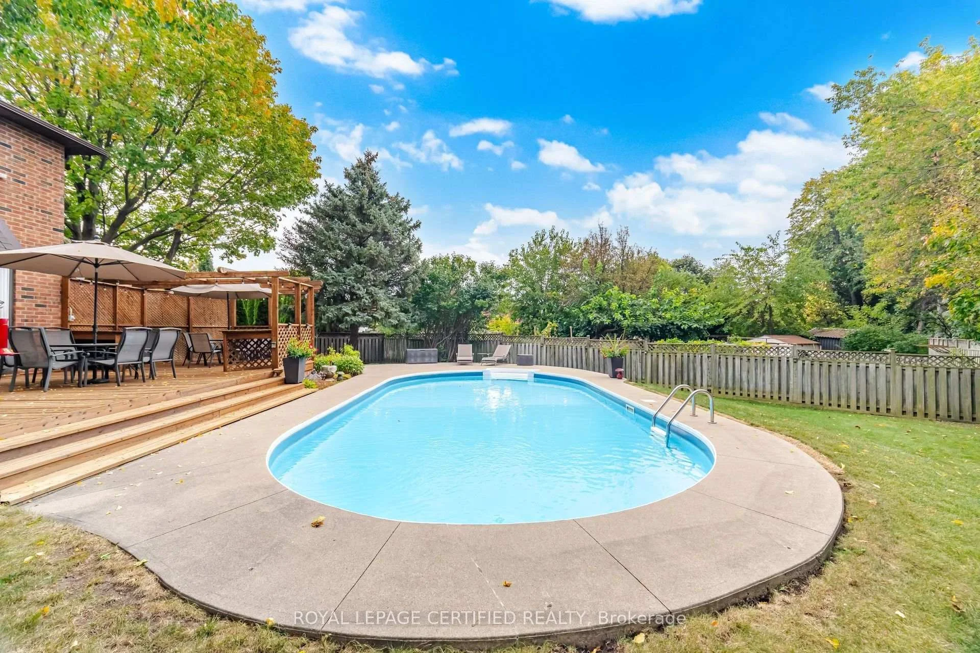 Photo 12 of 8 Wishart Place, Brampton, Heart Lake East — HOMEH