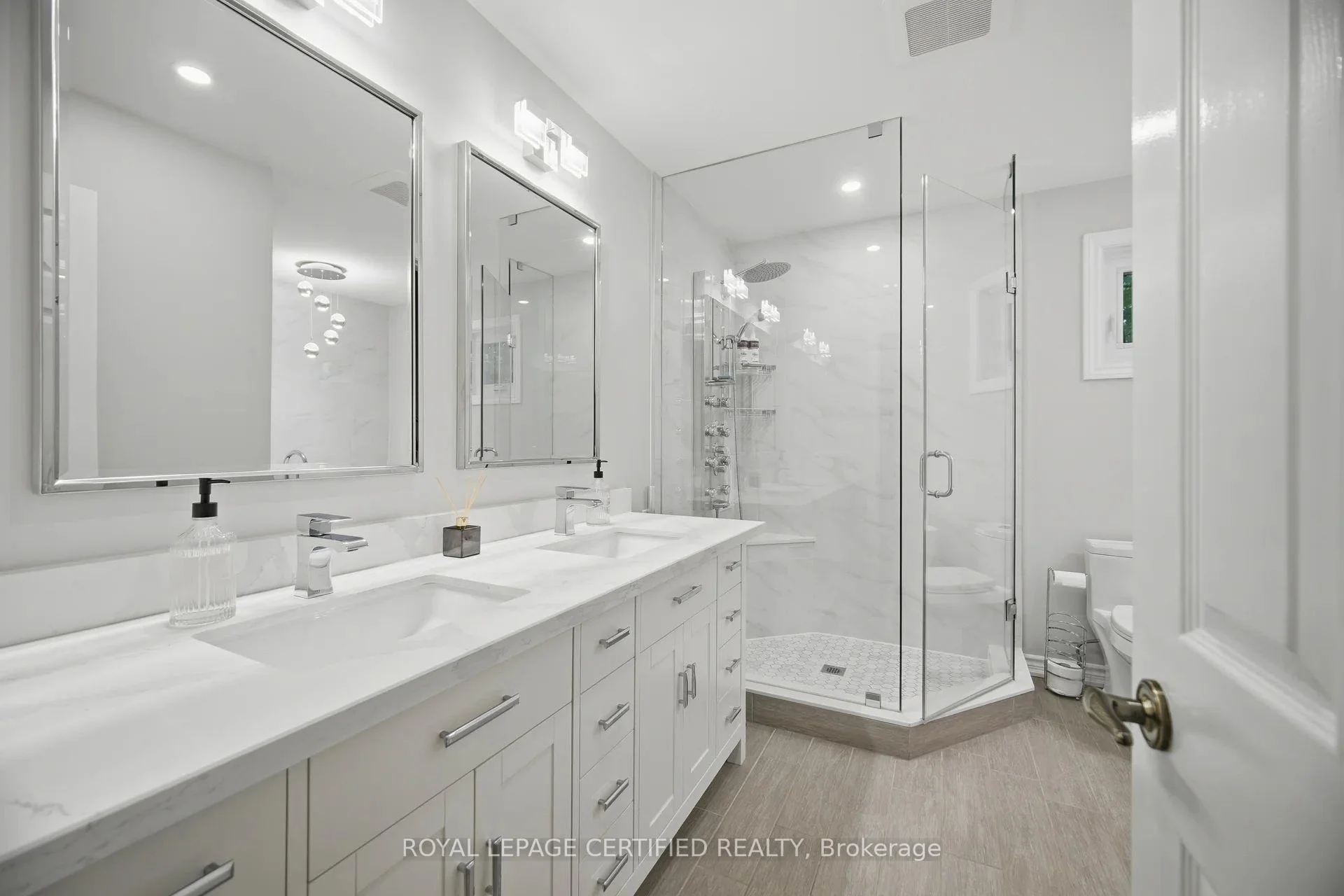 Photo 52 of 8 Wishart Place, Brampton, Heart Lake East — HOMEH