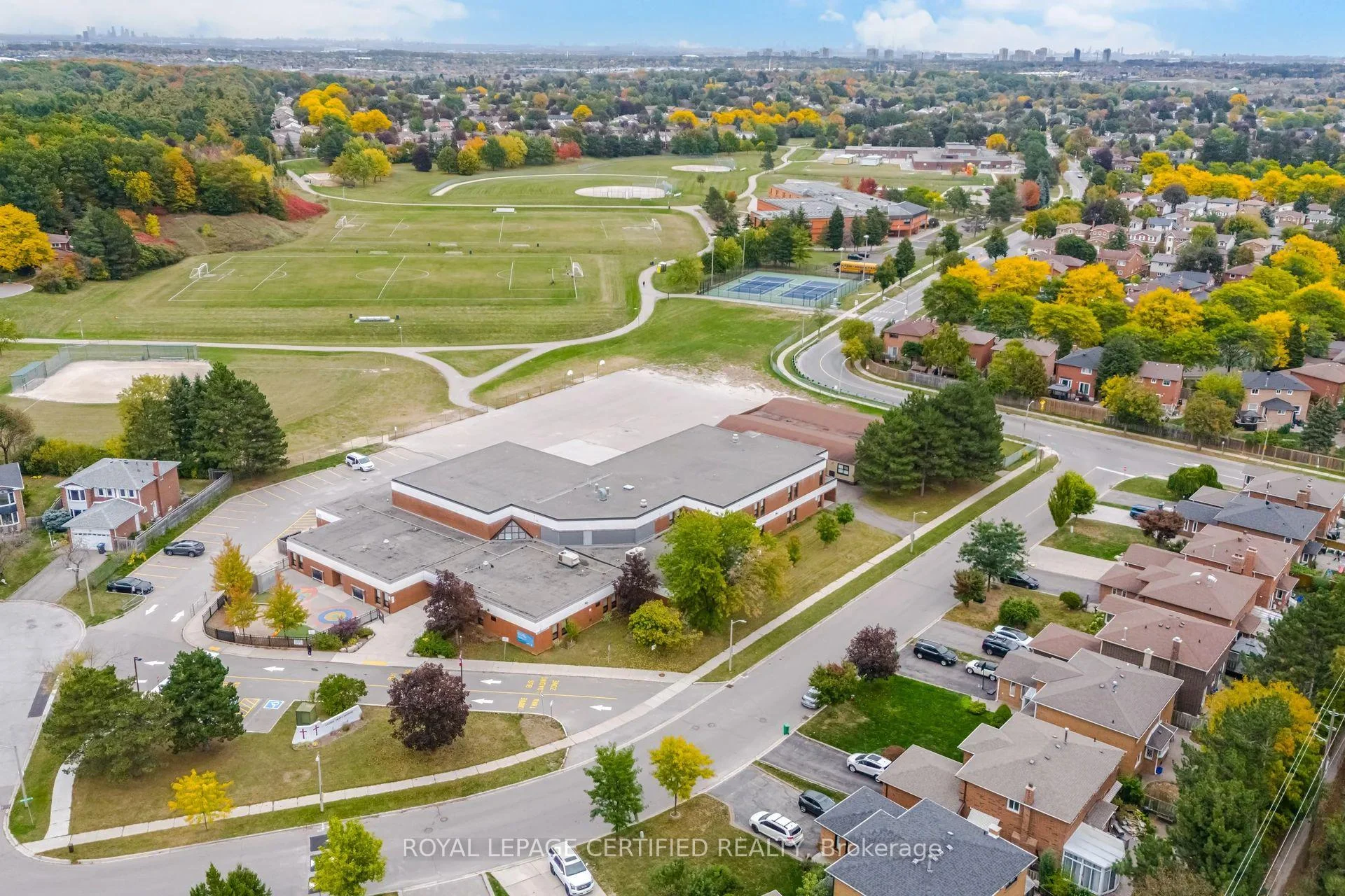 Photo 82 of 8 Wishart Place, Brampton, Heart Lake East — HOMEH