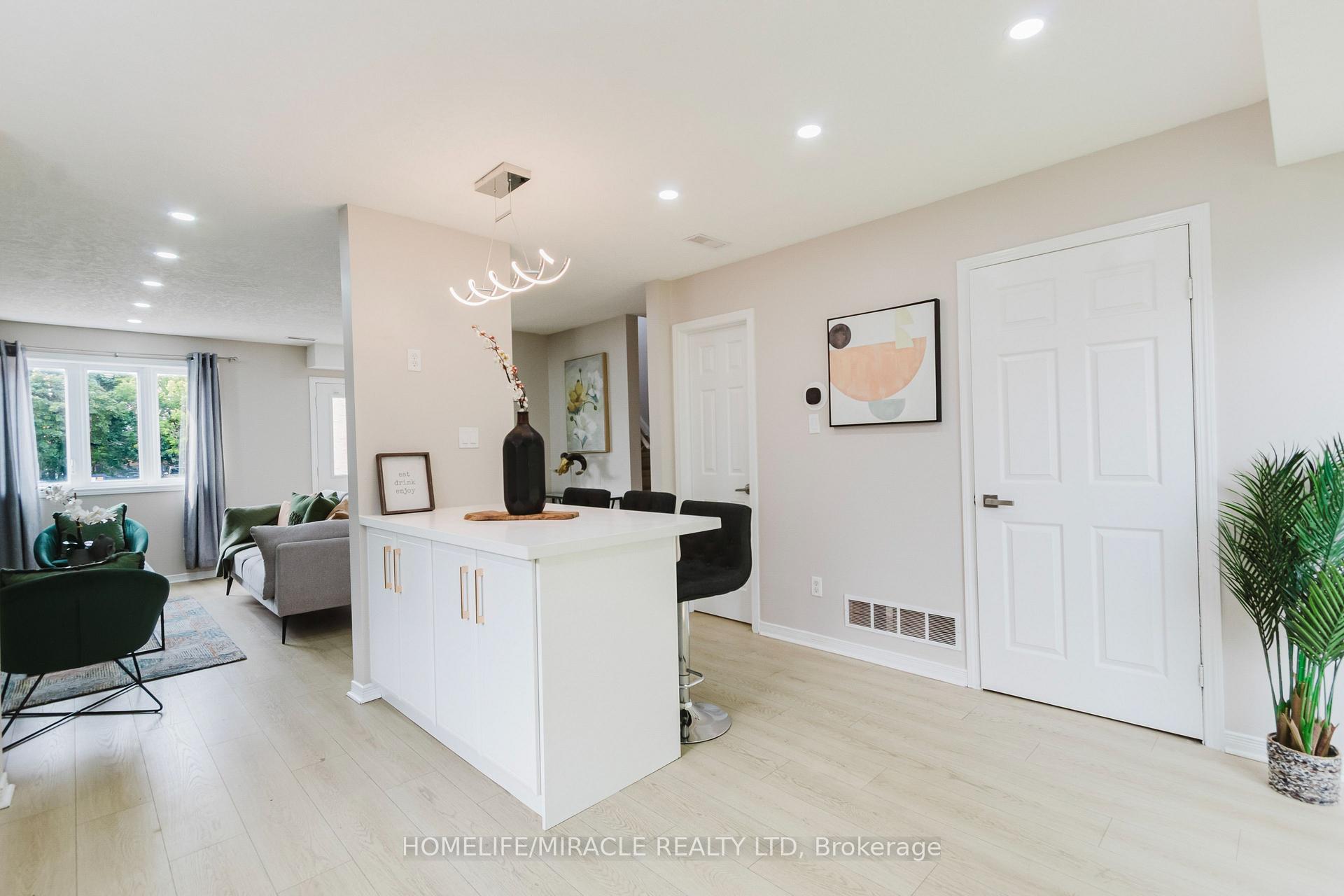 Photo 15 of 67 Kinzie Avenue, Kitchener, Stanley Park — HOMEH