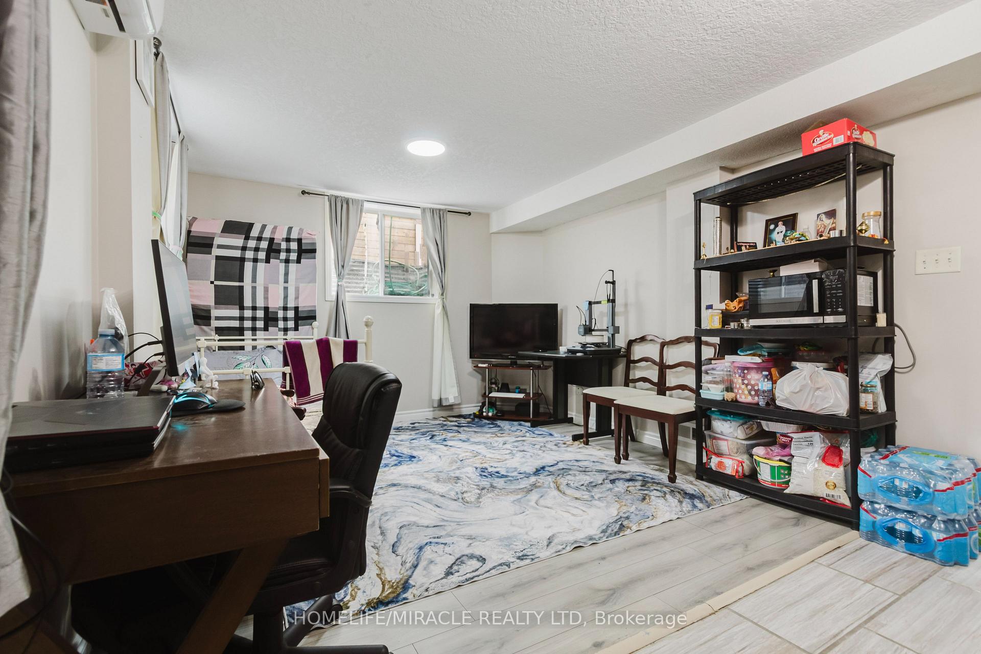 Photo 35 of 67 Kinzie Avenue, Kitchener, Stanley Park — HOMEH