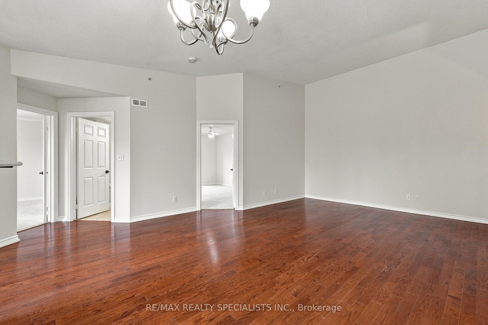 Photo 13 of Unit 402, 1470 Bishops Gate, Oakville, Glen Abbey — HOMEH