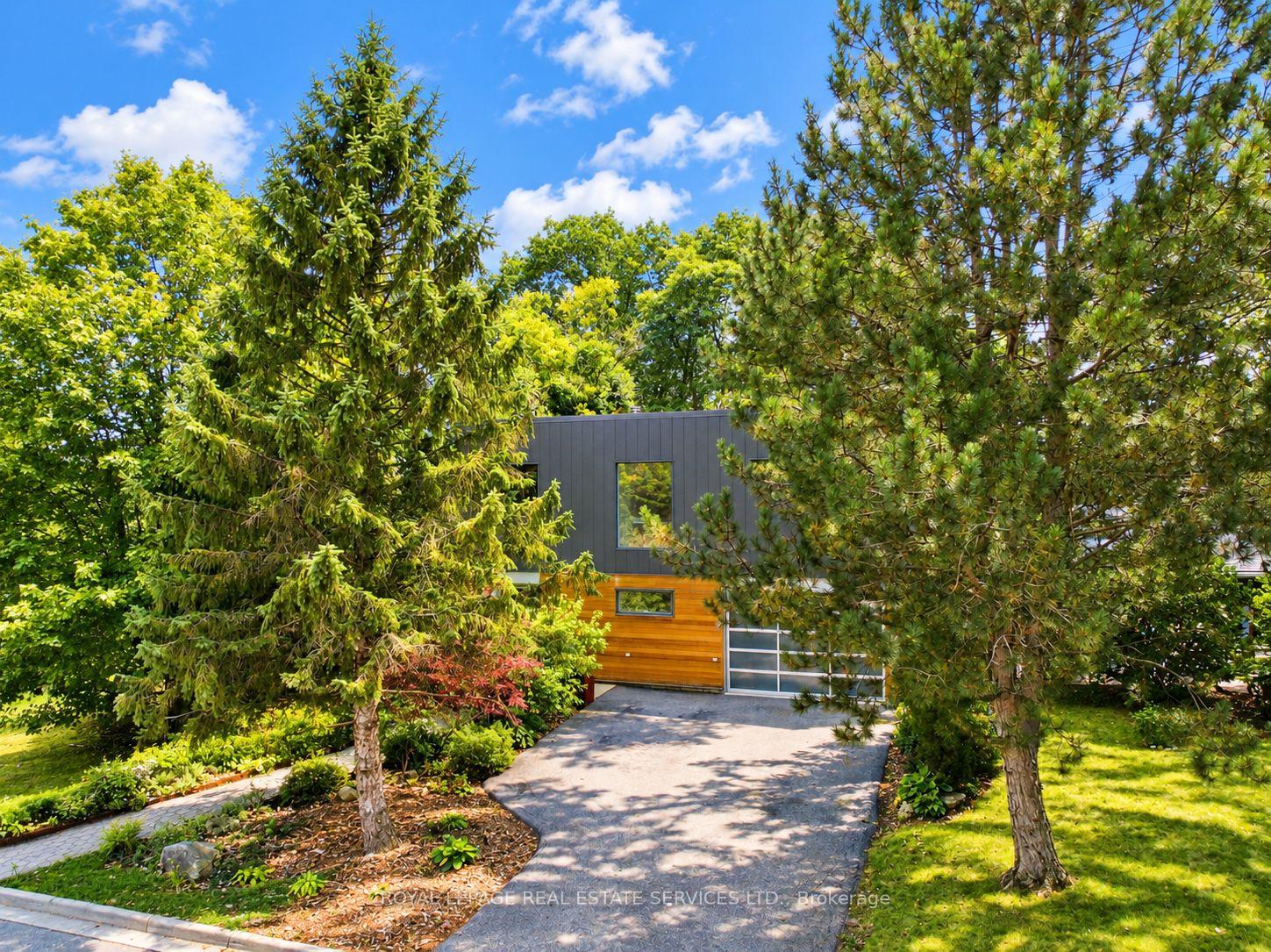 Photo 4 of 1318 Odessa Crescent, Oakville, College Park — HOMEH