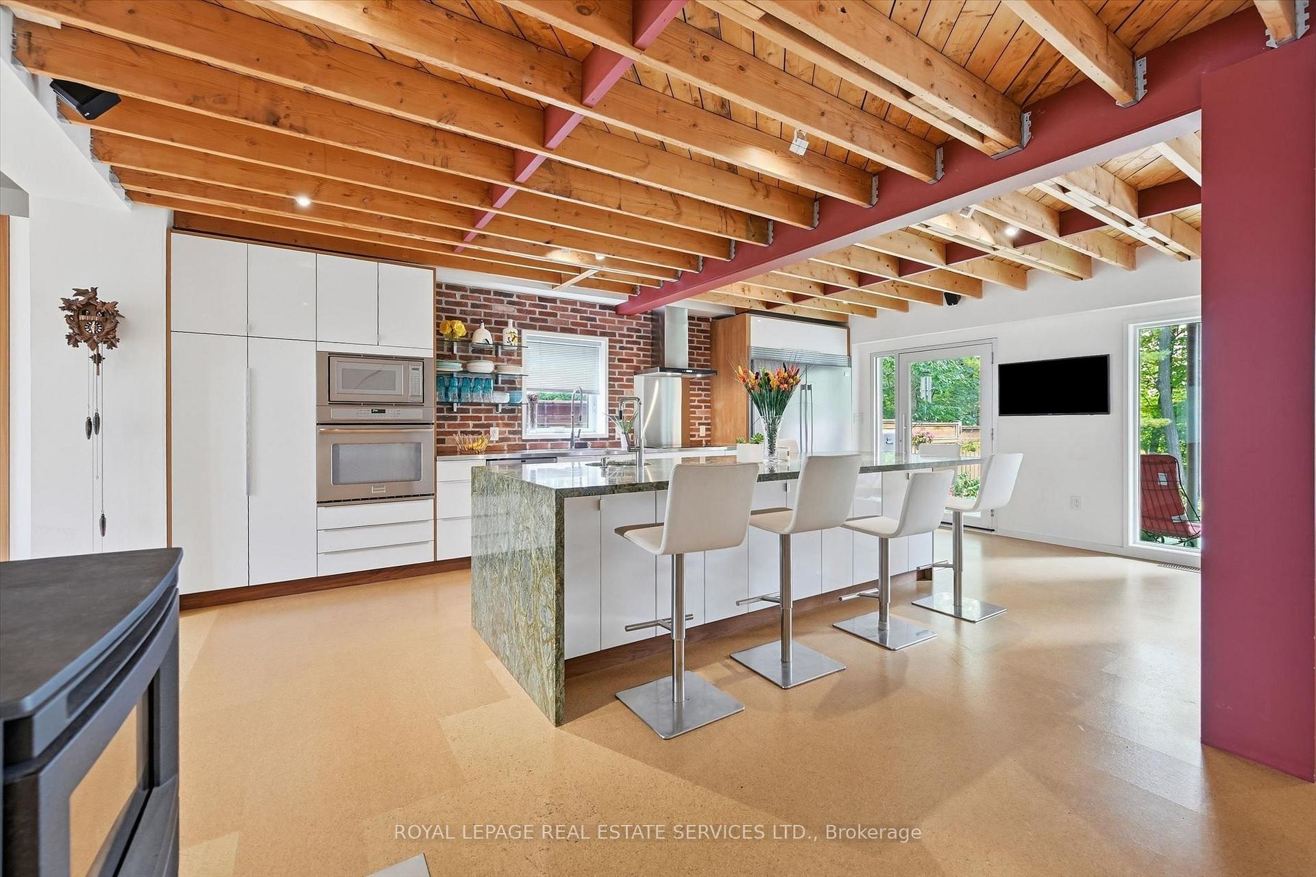 Photo 12 of 1318 Odessa Crescent, Oakville, College Park — HOMEH