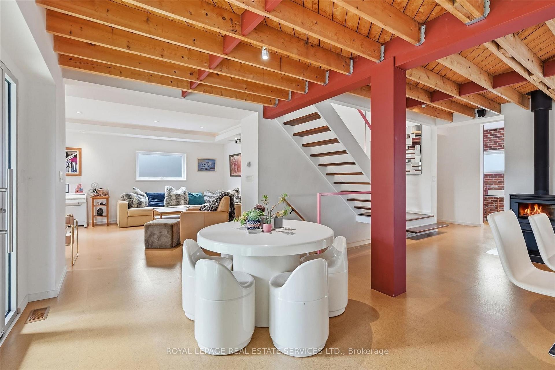 Photo 14 of 1318 Odessa Crescent, Oakville, College Park — HOMEH
