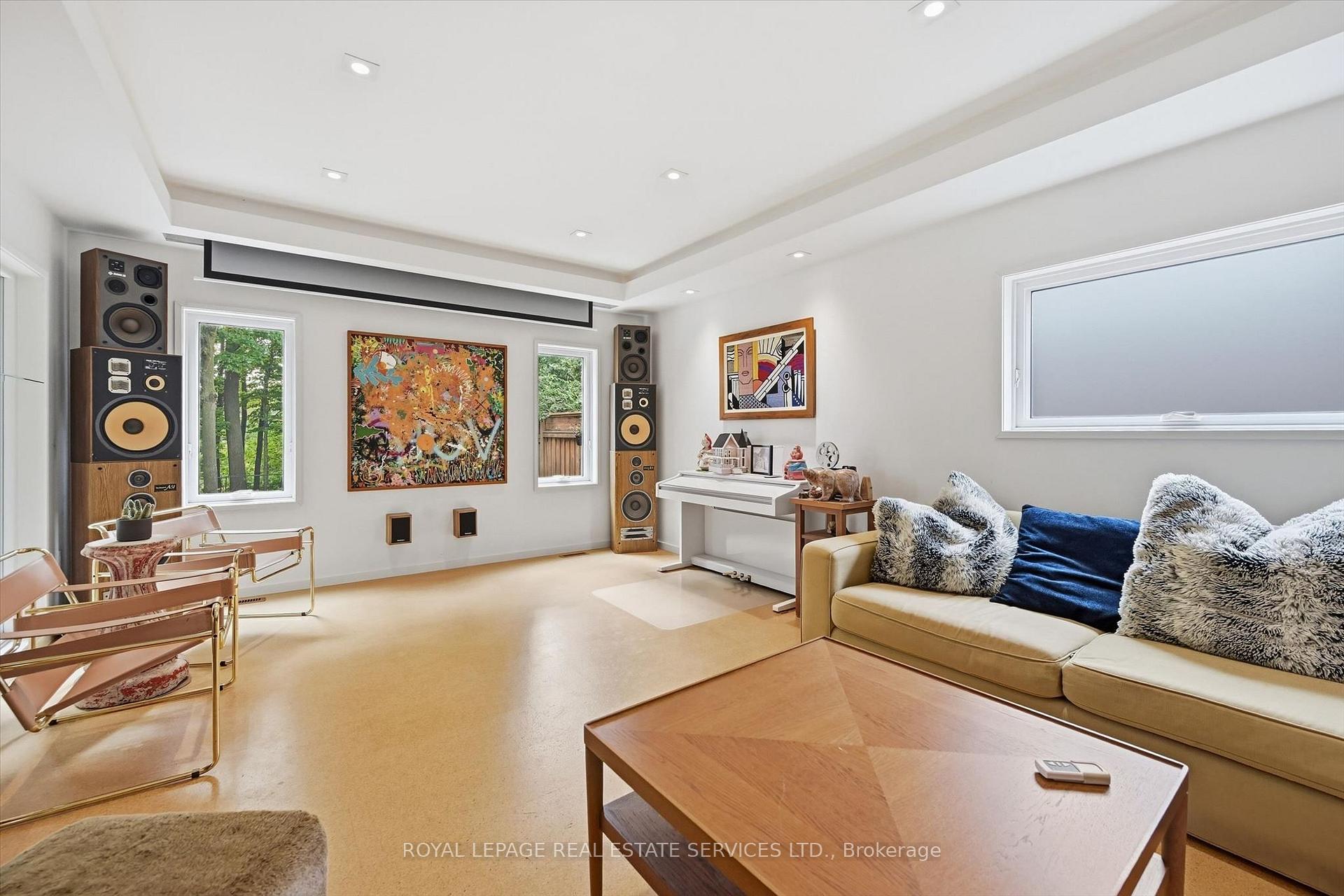 Photo 16 of 1318 Odessa Crescent, Oakville, College Park — HOMEH