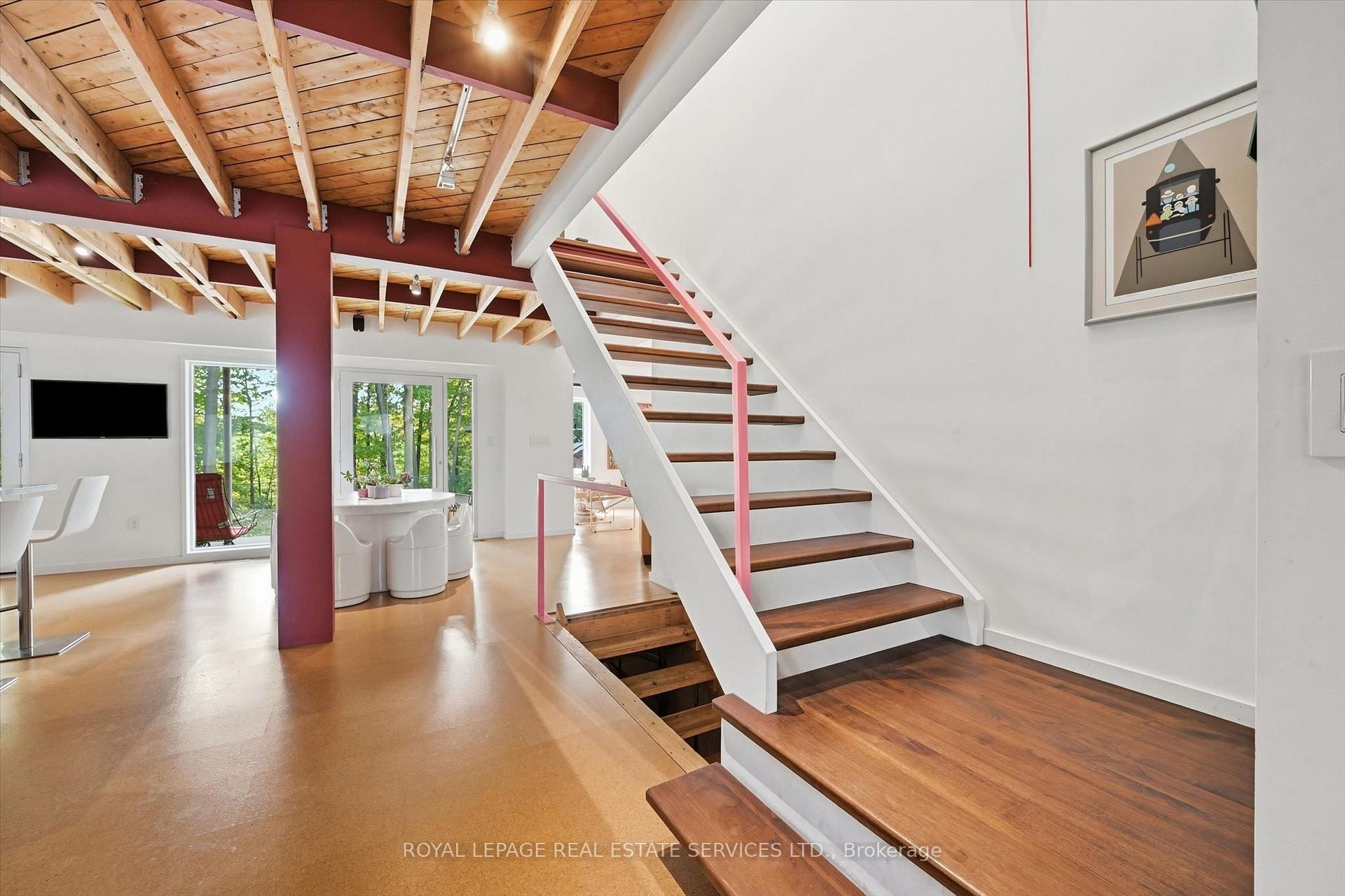 Photo 18 of 1318 Odessa Crescent, Oakville, College Park — HOMEH