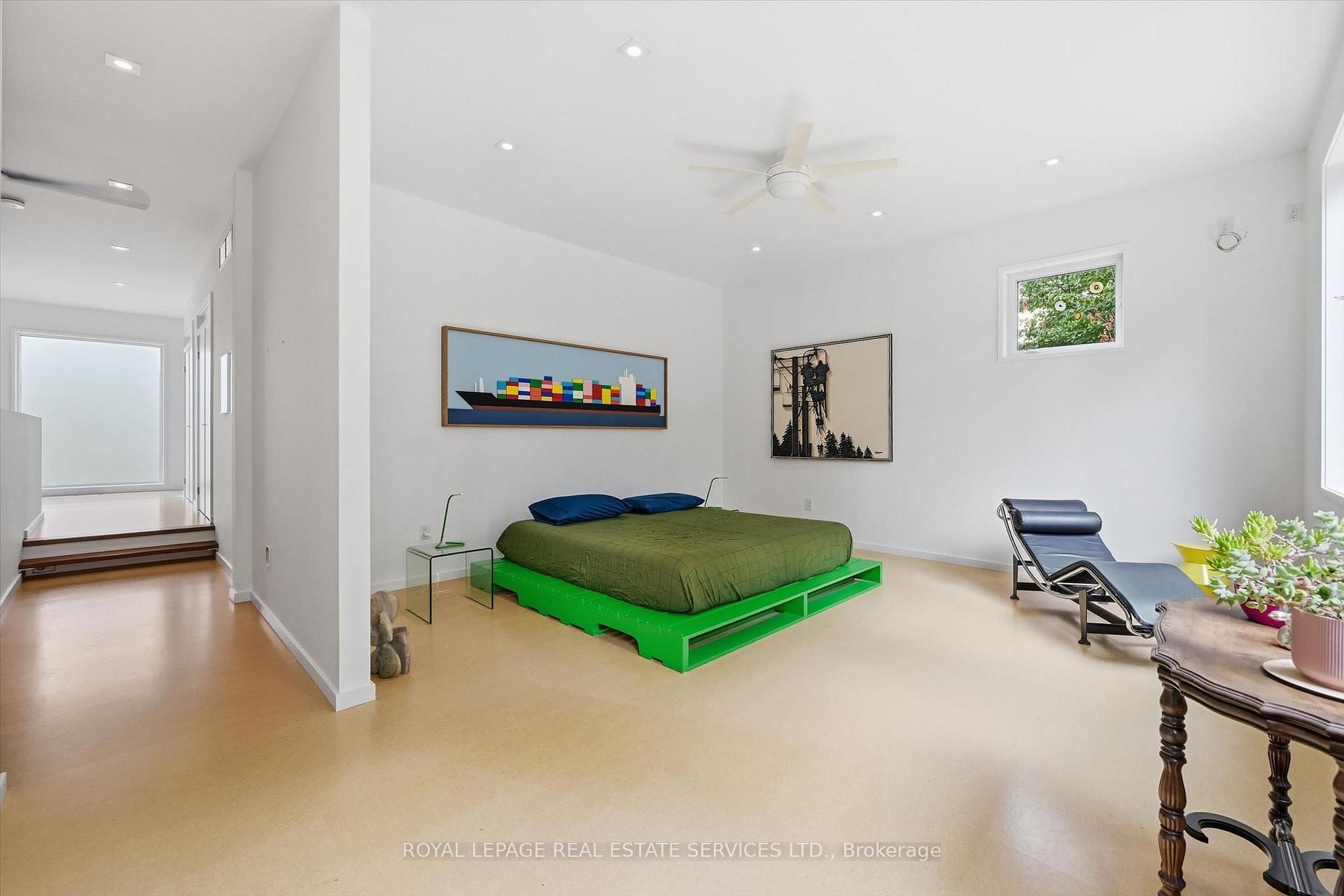 Photo 21 of 1318 Odessa Crescent, Oakville, College Park — HOMEH