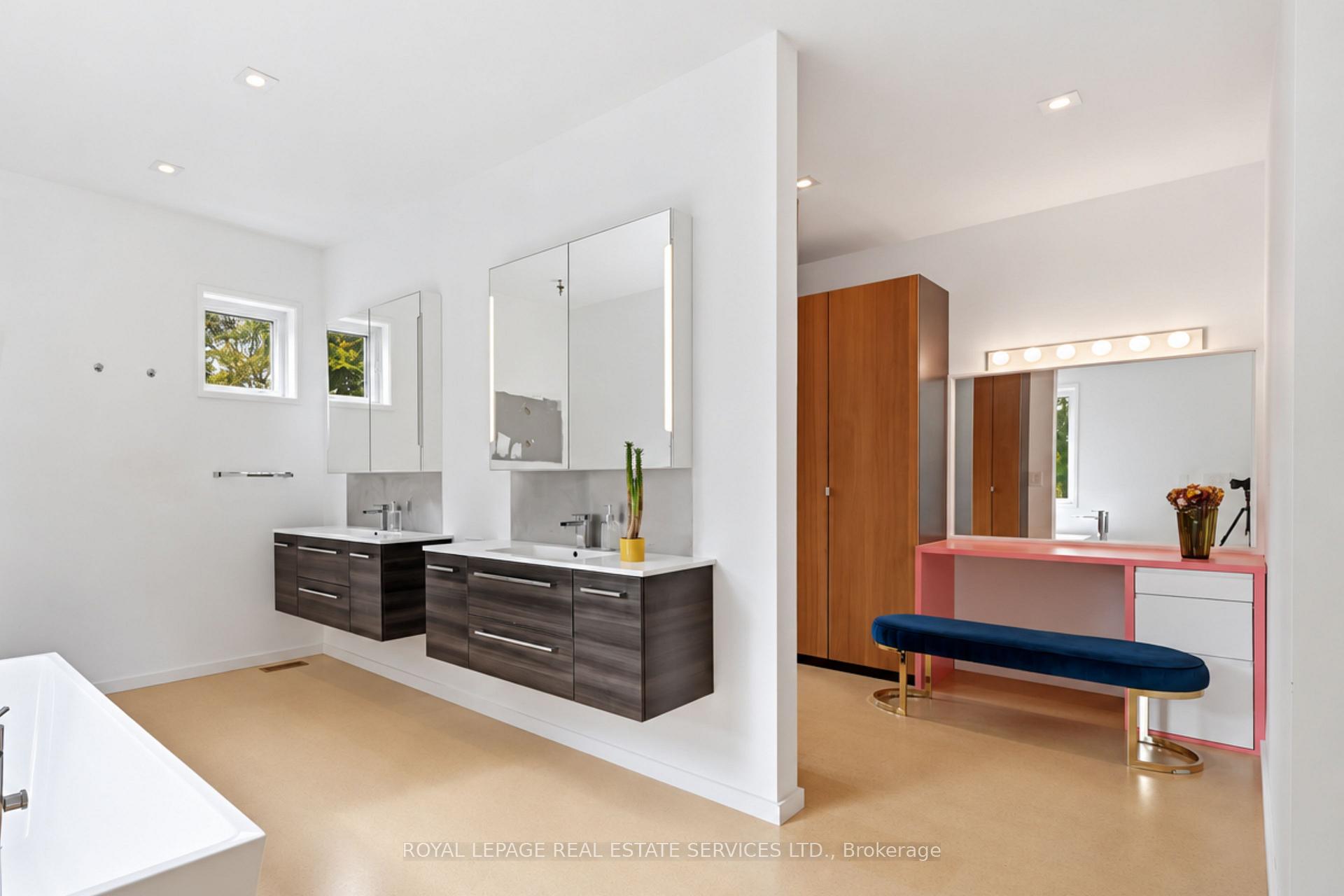 Photo 22 of 1318 Odessa Crescent, Oakville, College Park — HOMEH