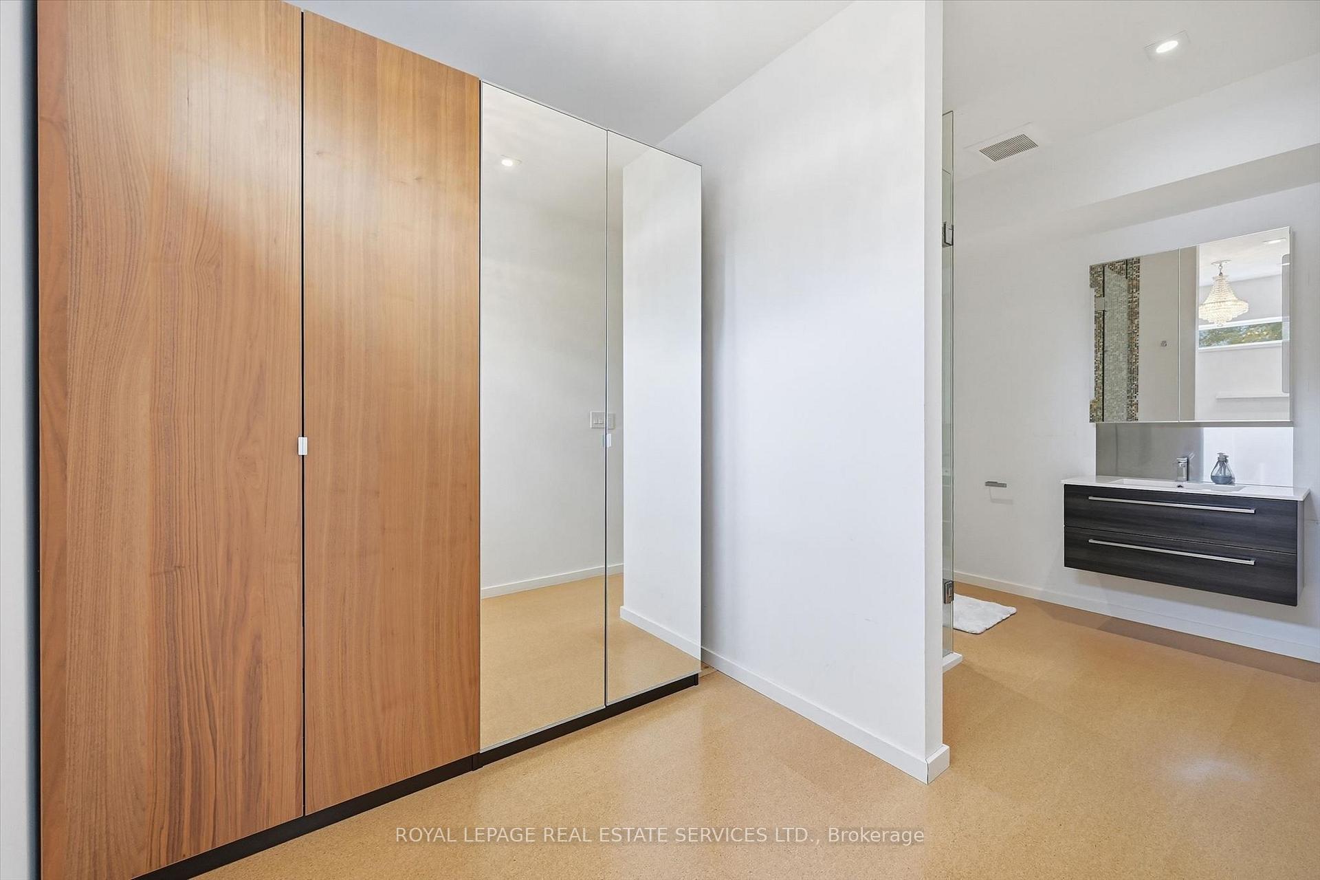 Photo 31 of 1318 Odessa Crescent, Oakville, College Park — HOMEH