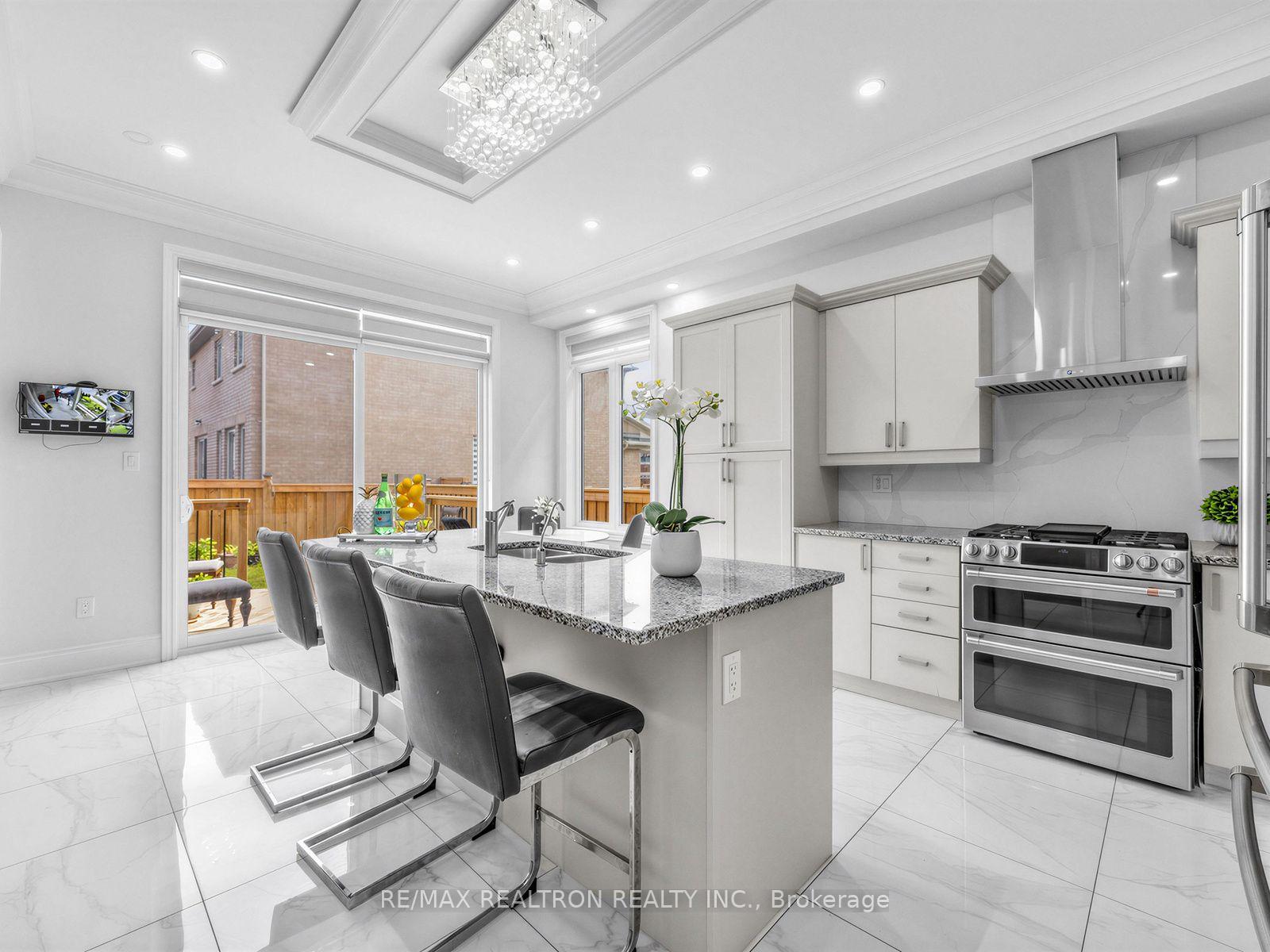 Photo 10 of 142 Auckland Drive, Whitby, Rural Whitby — HOMEH