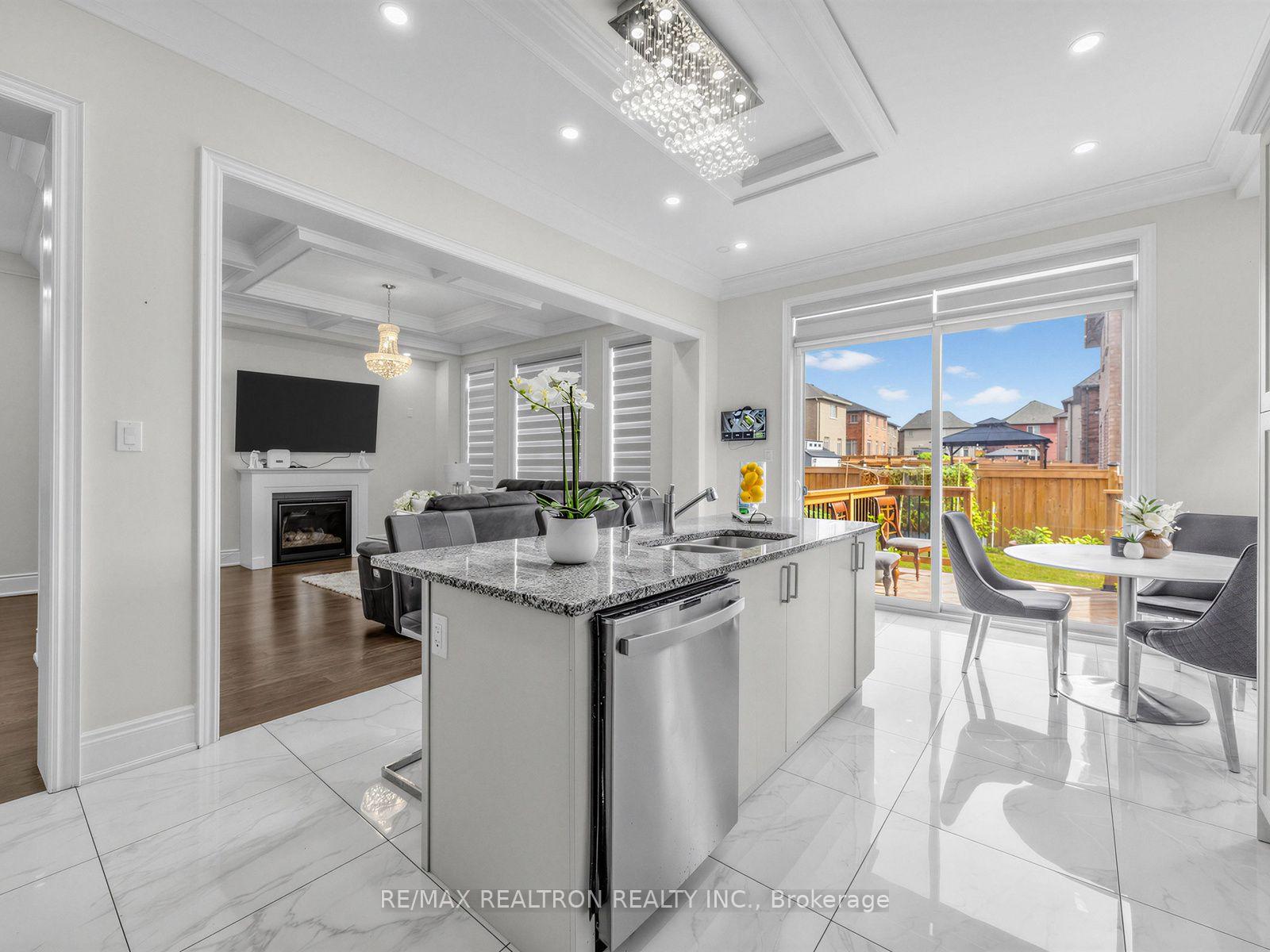 Photo 11 of 142 Auckland Drive, Whitby, Rural Whitby — HOMEH