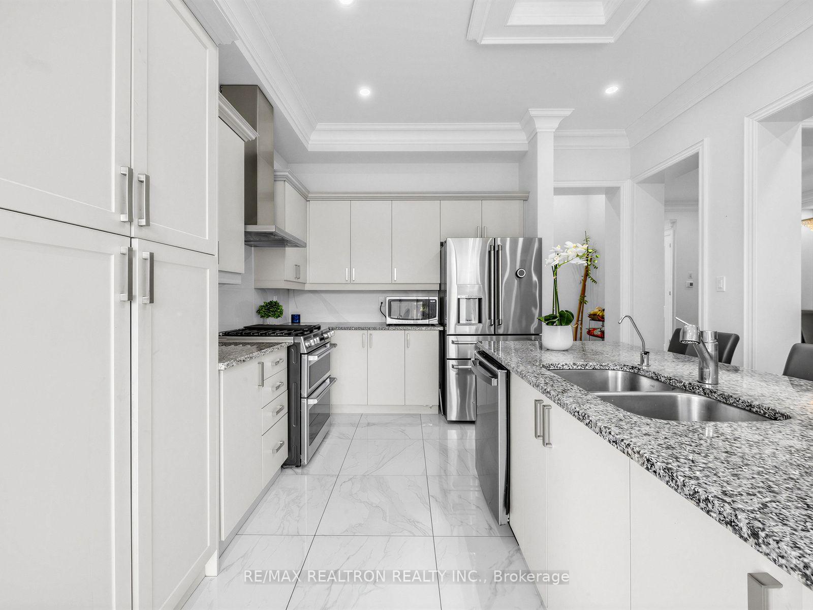 Photo 12 of 142 Auckland Drive, Whitby, Rural Whitby — HOMEH