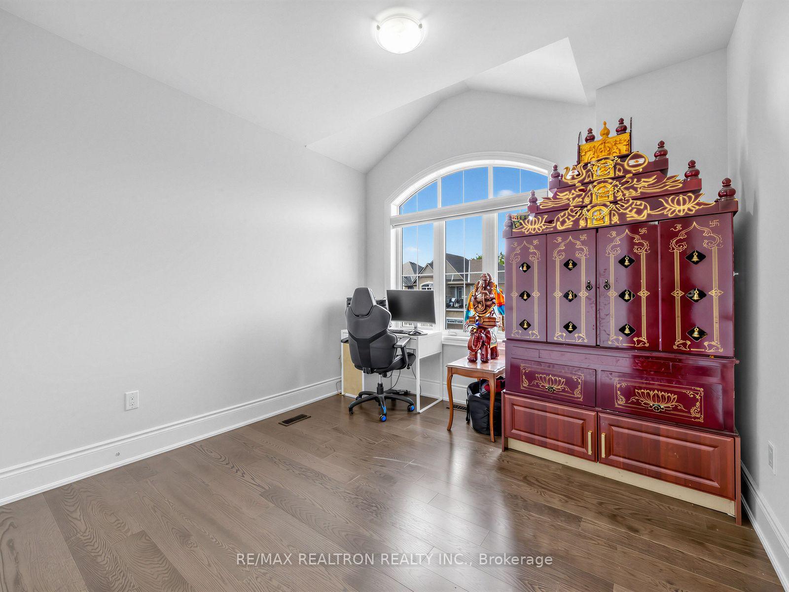 Photo 17 of 142 Auckland Drive, Whitby, Rural Whitby — HOMEH