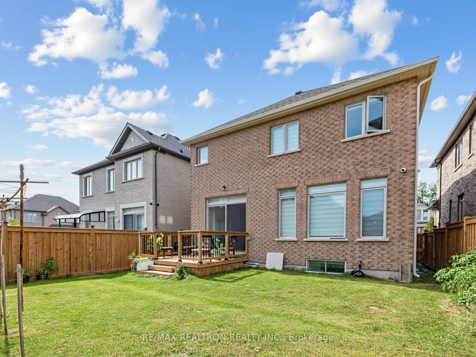 Photo 32 of 142 Auckland Drive, Whitby, Rural Whitby — HOMEH