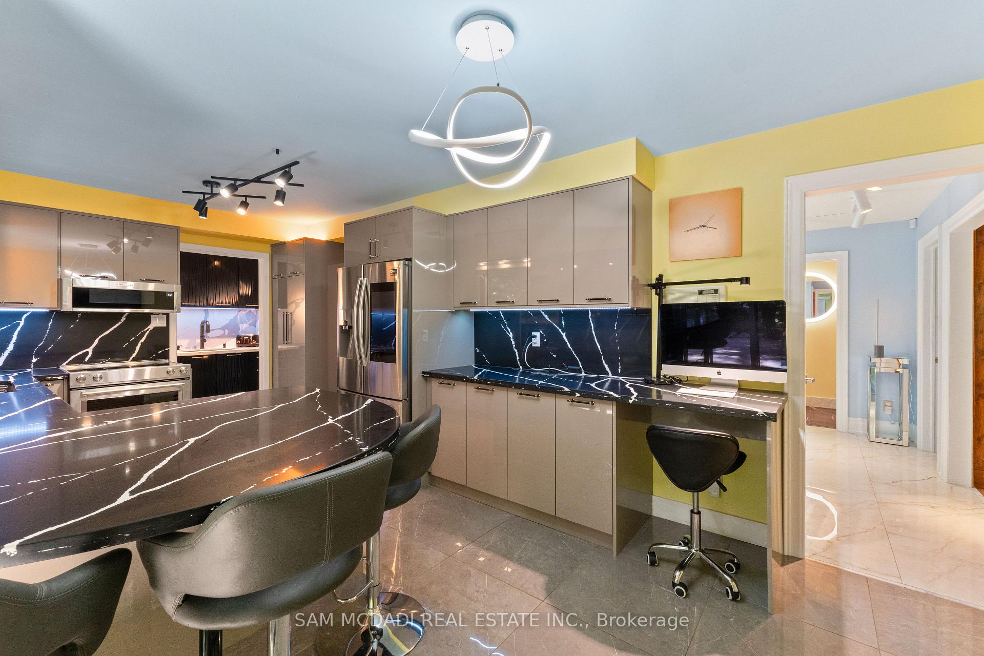Photo 15 of 5 Canterbury Crescent, Etobicoke, Edenbridge-Humber Valley — HOMEH