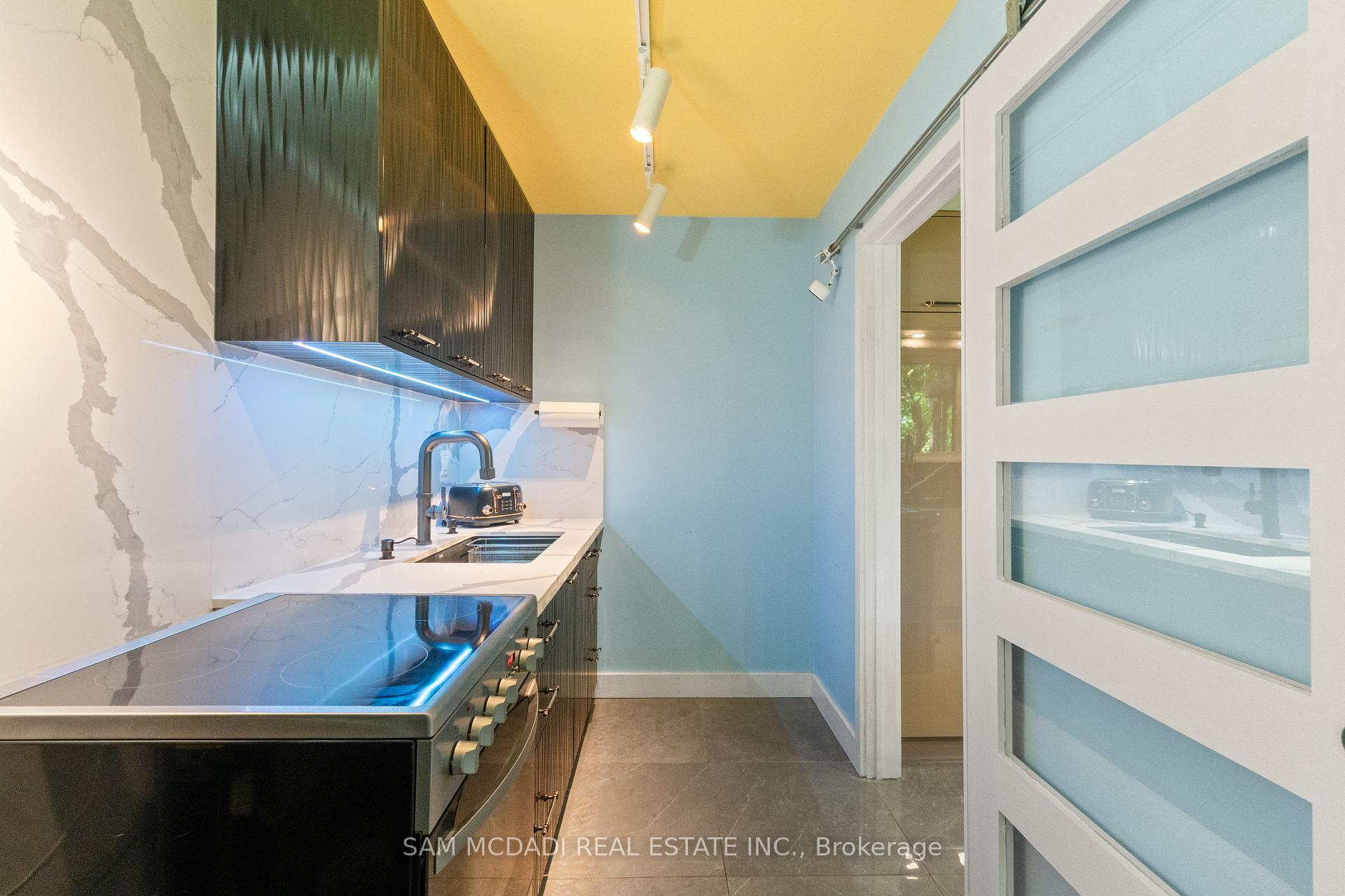 Photo 18 of 5 Canterbury Crescent, Etobicoke, Edenbridge-Humber Valley — HOMEH