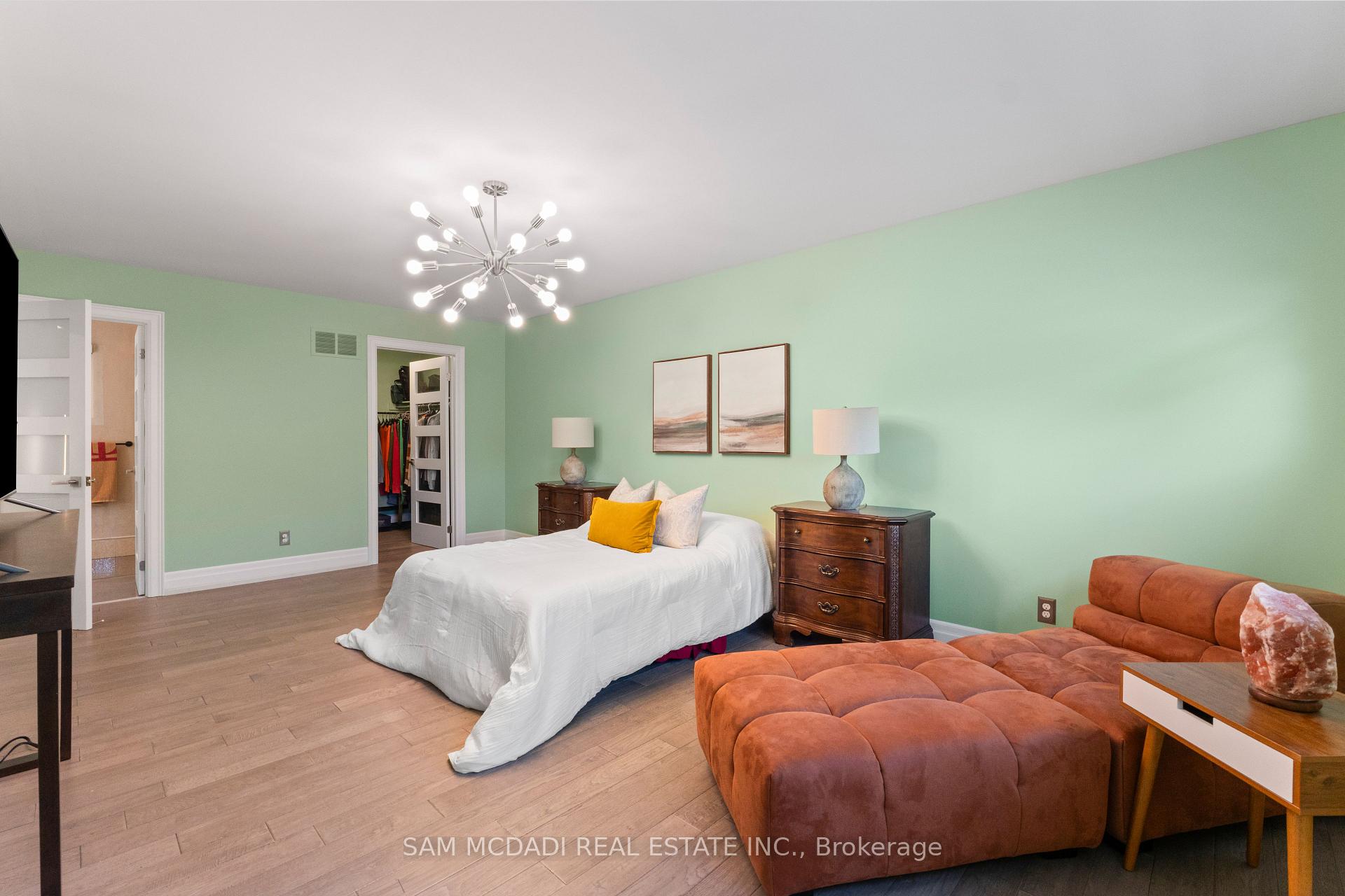Photo 23 of 5 Canterbury Crescent, Etobicoke, Edenbridge-Humber Valley — HOMEH