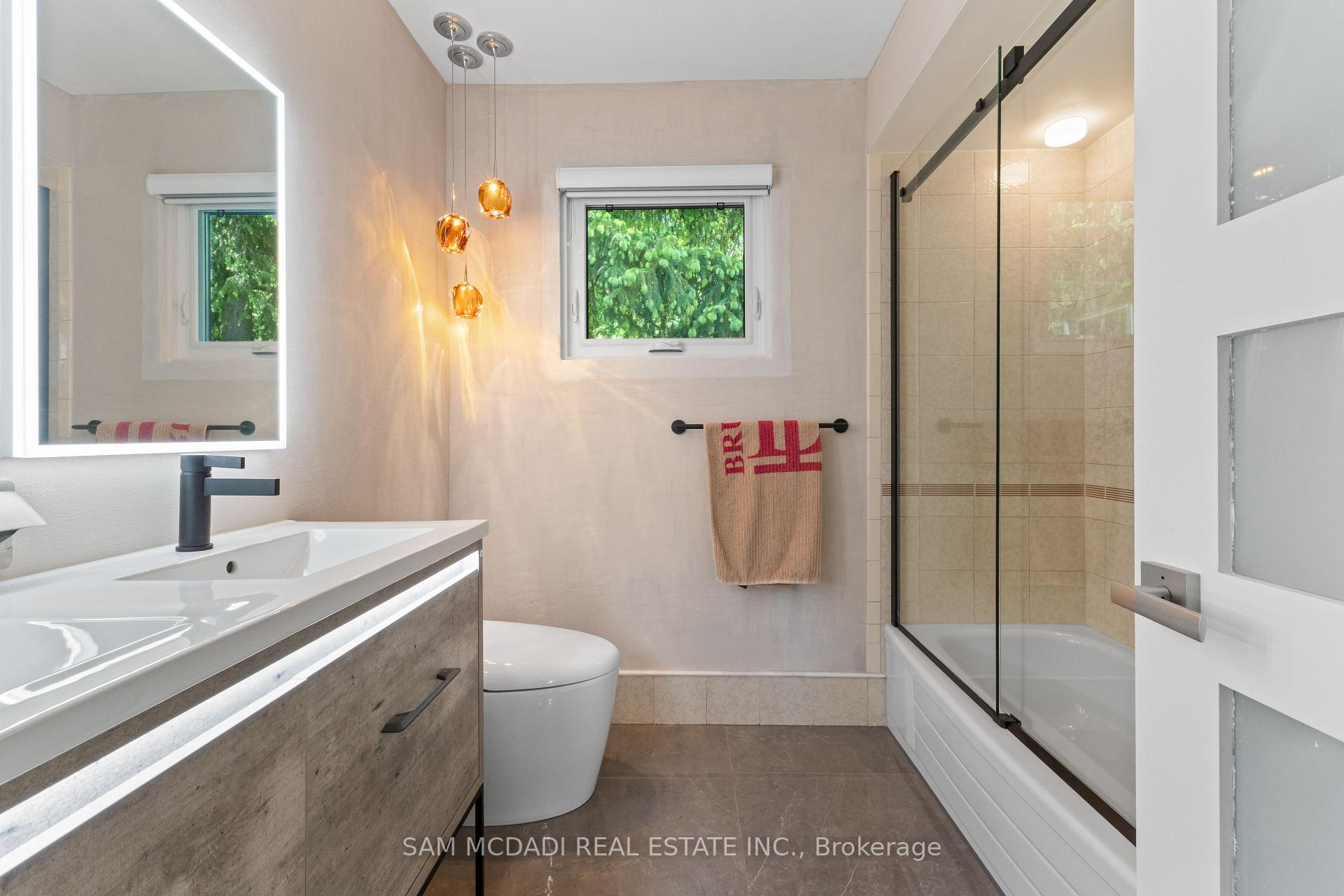 Photo 24 of 5 Canterbury Crescent, Etobicoke, Edenbridge-Humber Valley — HOMEH
