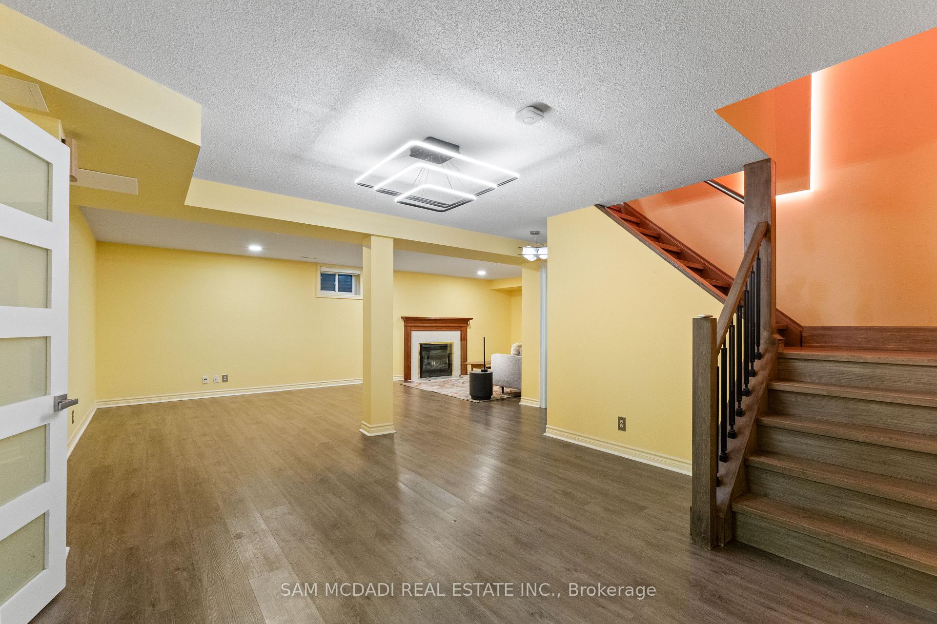 Photo 35 of 5 Canterbury Crescent, Etobicoke, Edenbridge-Humber Valley — HOMEH