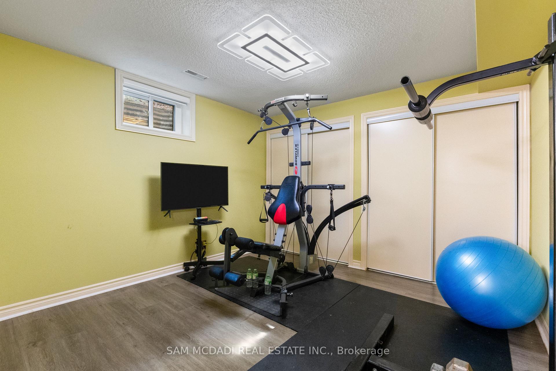 Photo 36 of 5 Canterbury Crescent, Etobicoke, Edenbridge-Humber Valley — HOMEH