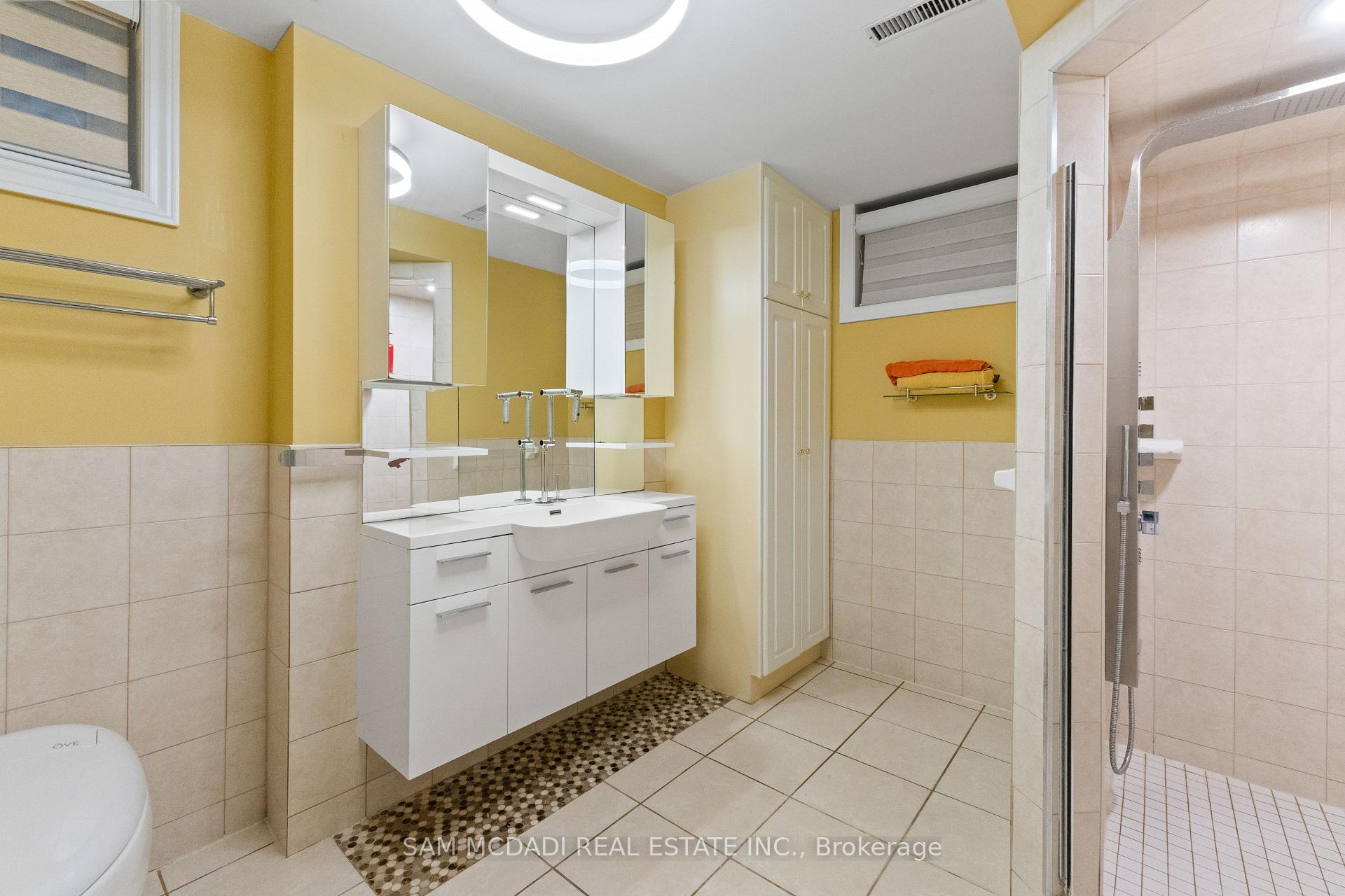 Photo 39 of 5 Canterbury Crescent, Etobicoke, Edenbridge-Humber Valley — HOMEH