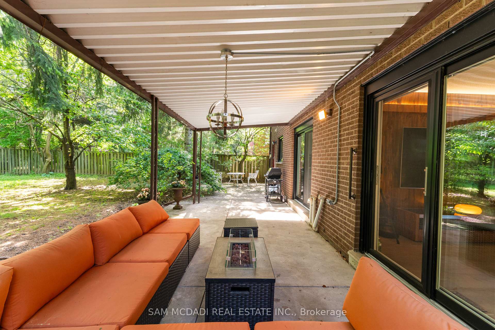 Photo 43 of 5 Canterbury Crescent, Etobicoke, Edenbridge-Humber Valley — HOMEH