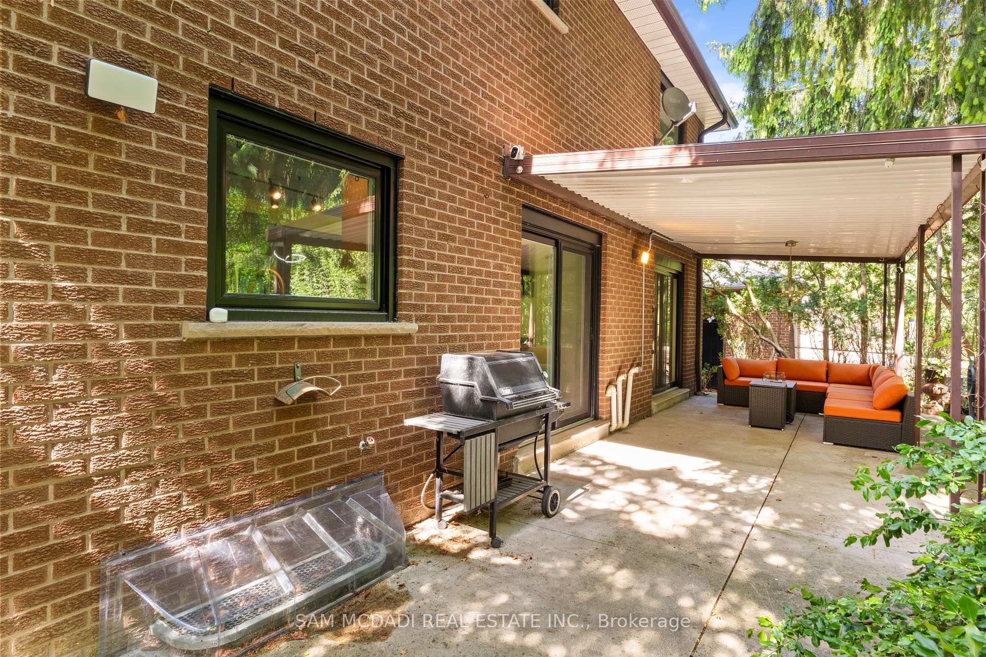 Photo 44 of 5 Canterbury Crescent, Etobicoke, Edenbridge-Humber Valley — HOMEH