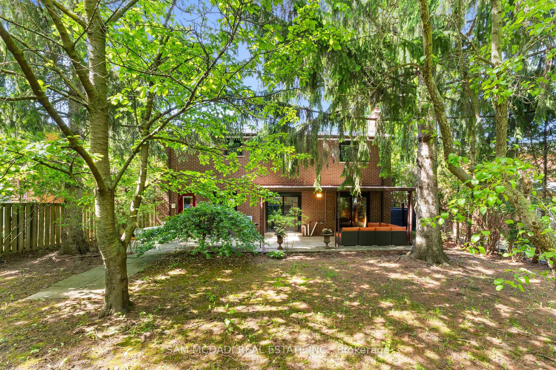 Photo 45 of 5 Canterbury Crescent, Etobicoke, Edenbridge-Humber Valley — HOMEH