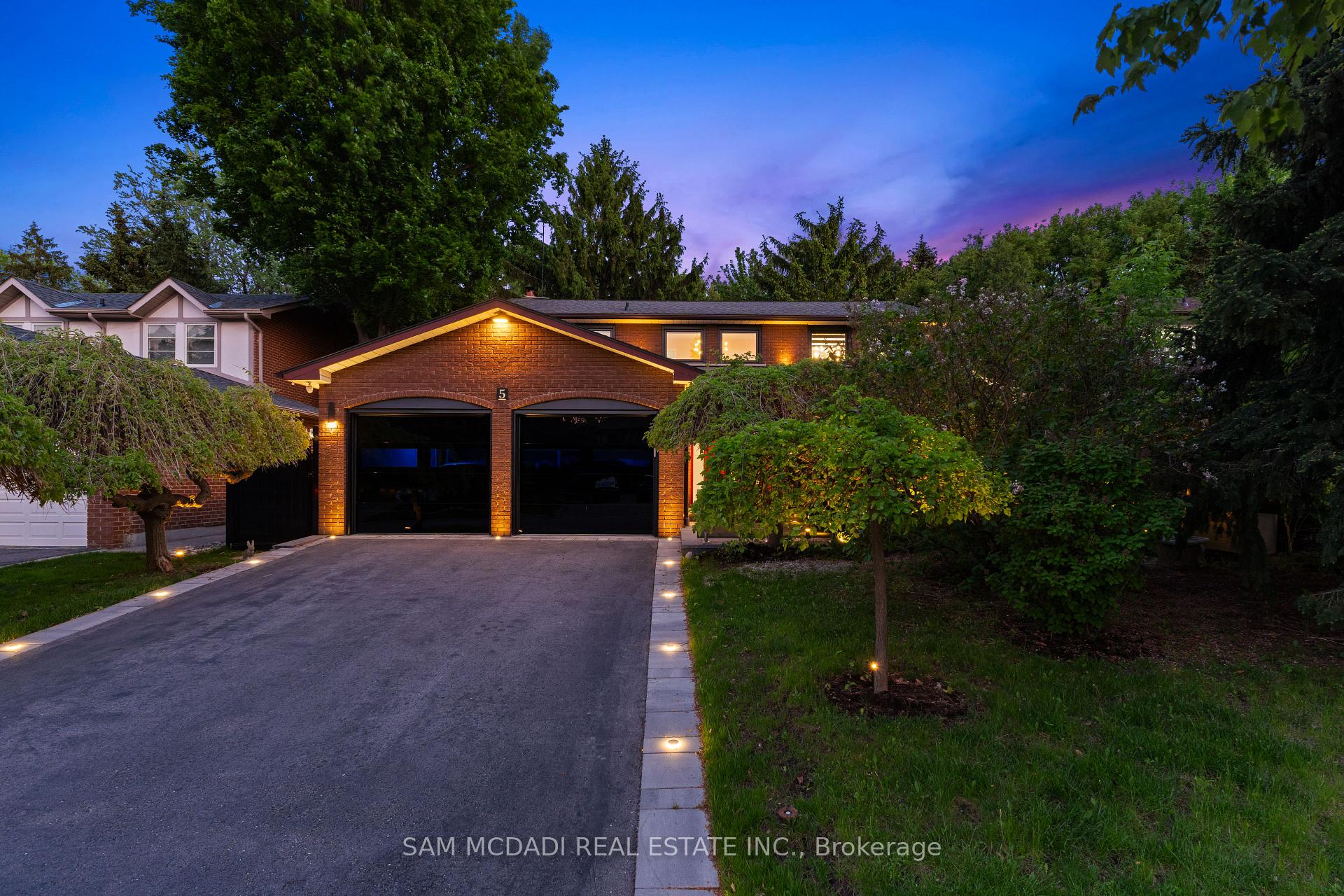 Photo 47 of 5 Canterbury Crescent, Etobicoke, Edenbridge-Humber Valley — HOMEH