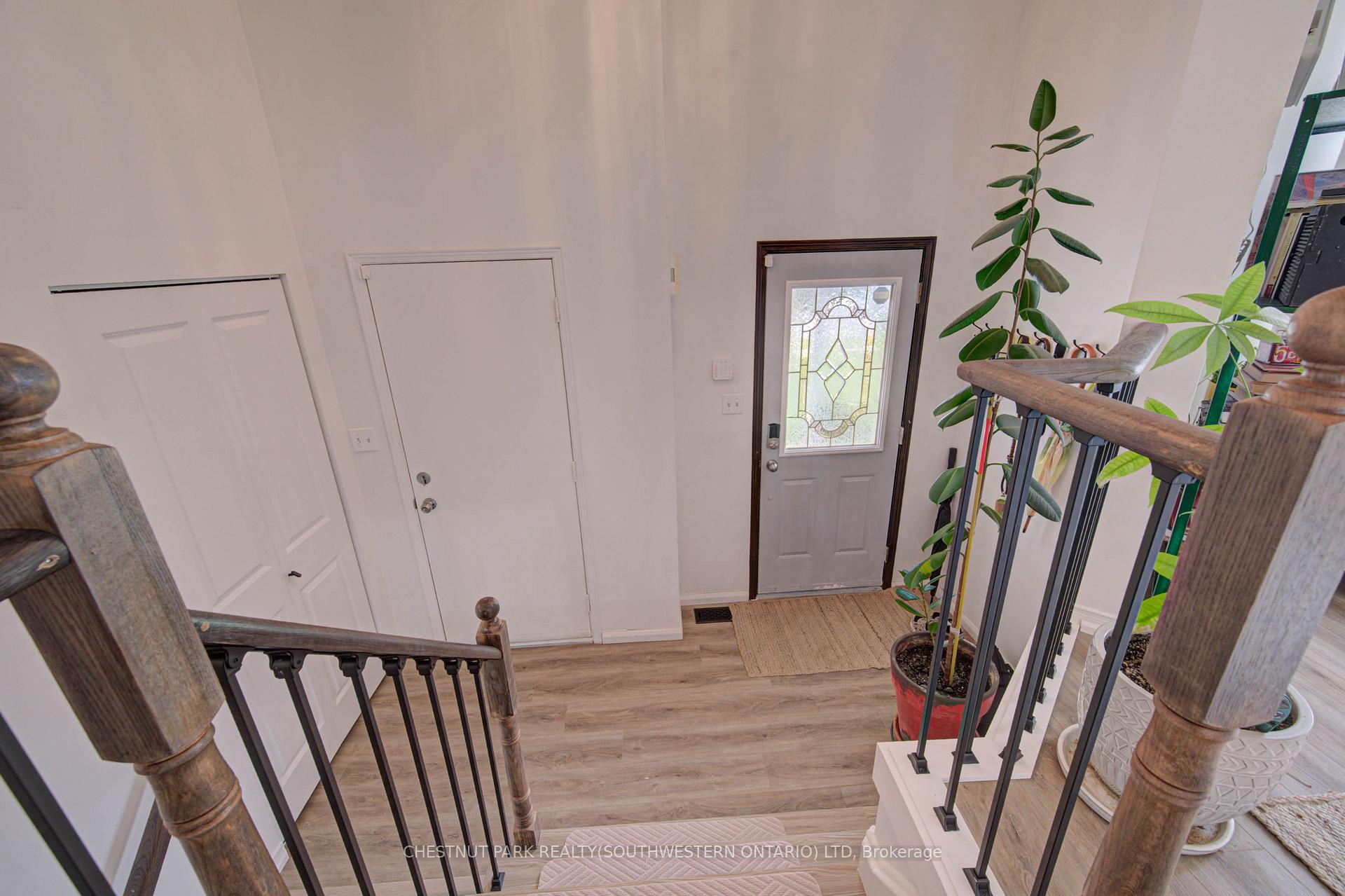Photo 4 of 317 Christopher Drive, Cambridge, Christopher-Champlain — HOMEH