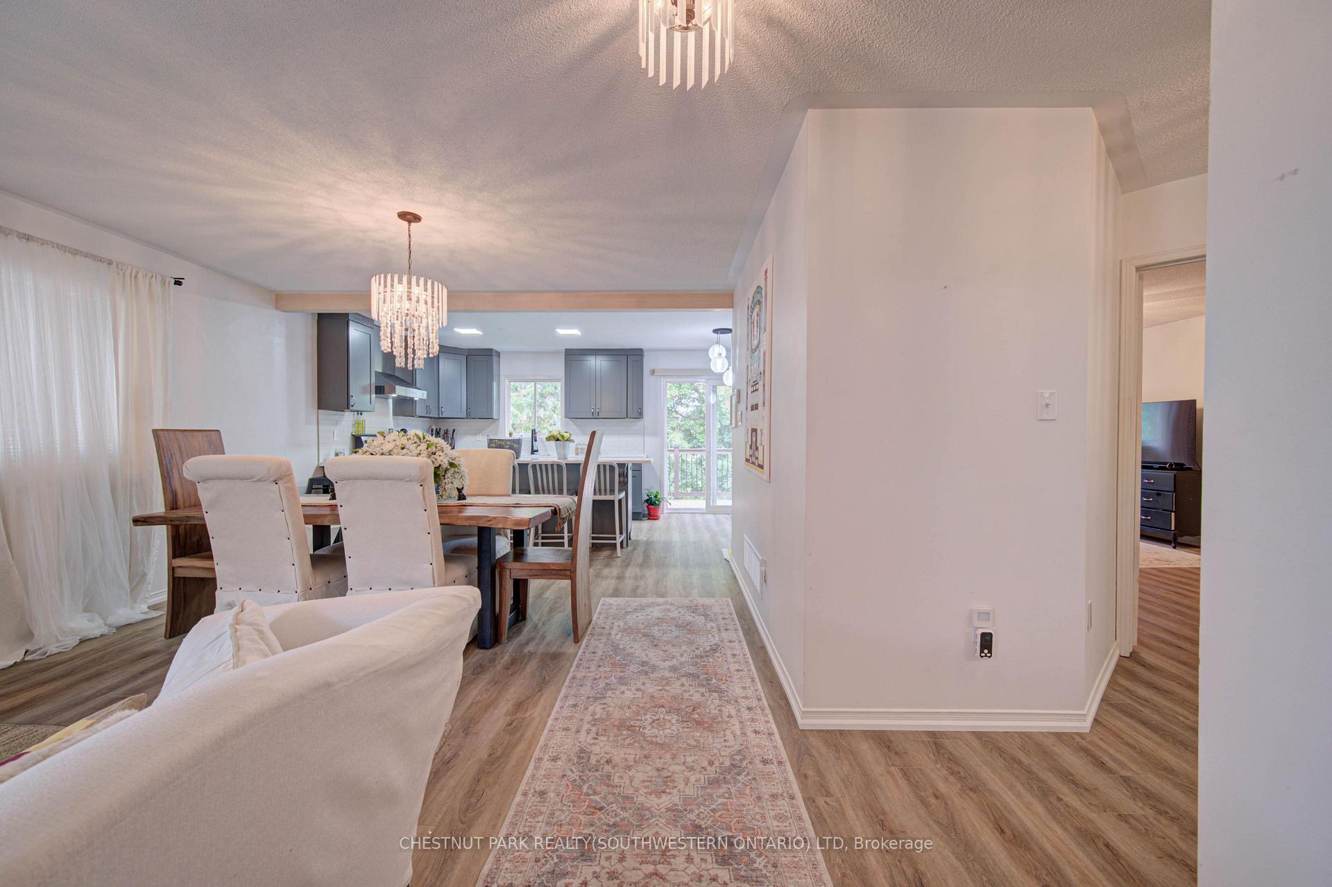 Photo 5 of 317 Christopher Drive, Cambridge, Christopher-Champlain — HOMEH