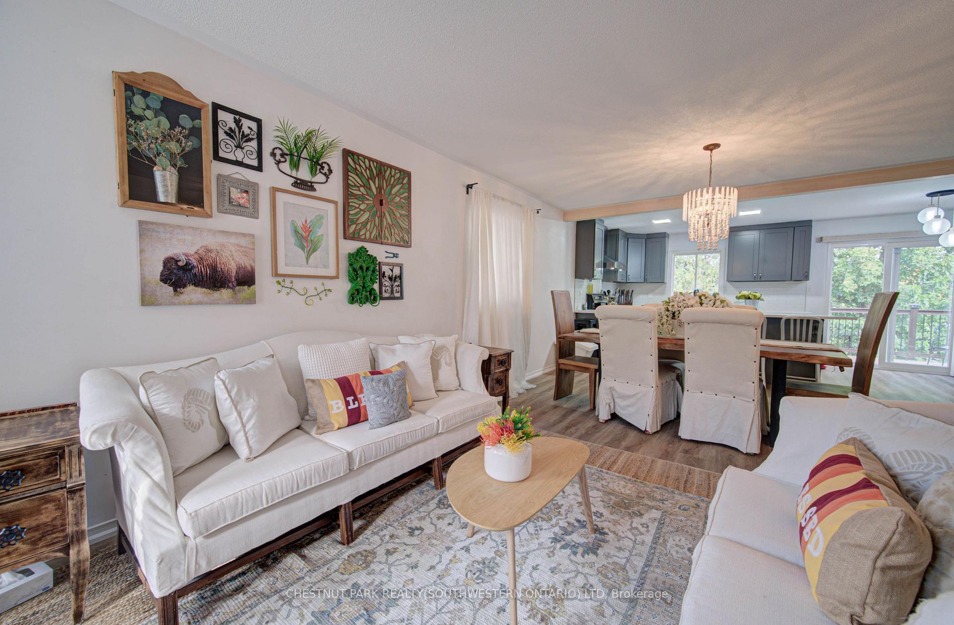 Photo 6 of 317 Christopher Drive, Cambridge, Christopher-Champlain — HOMEH